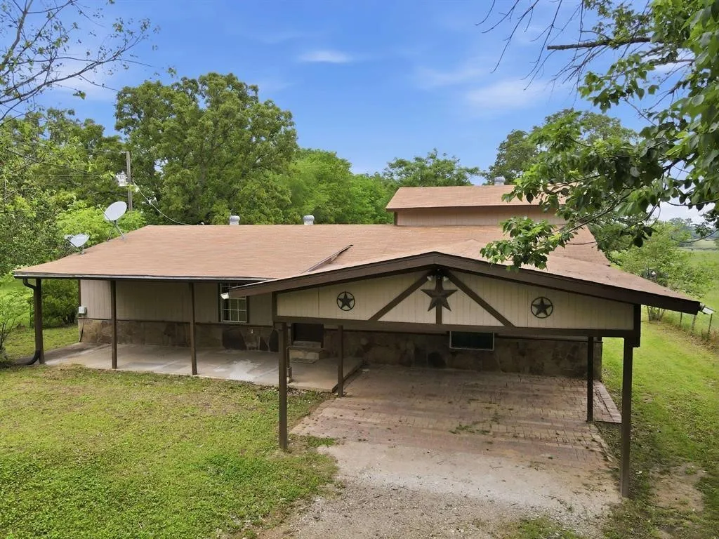 Single Family Residence For Sale in Titus County , 1191 County Road 3240, Mt Pleasant, Texas 75455, 4 Bedroom, 3 Bathroom, Garage spaces, 1,836 Sqft, built in 1971, Preowned, mls#21255653, Real Estate Agent in Mt Pleasant, Homes For Sale in Titus county, Homes For Sale in Mt Pleasant, Realtor in Mt Pleasant Texas, Real Estate Brokerage Independent Realty Texas, Luminita Cordes Realtor