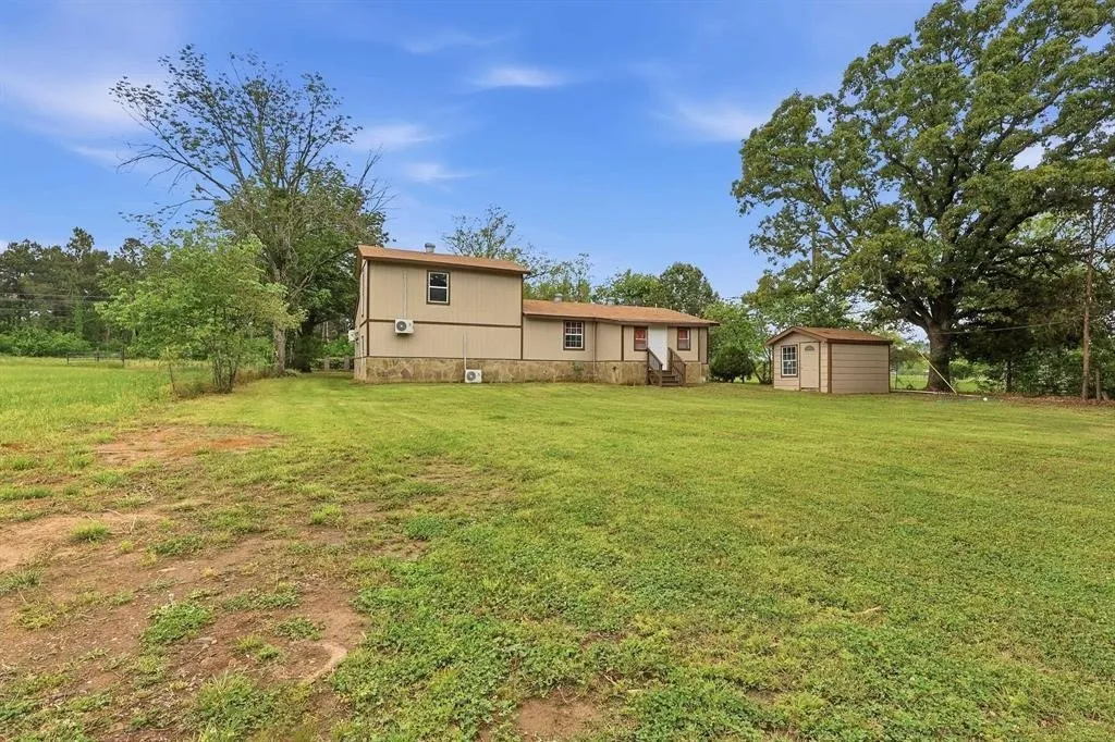 Single Family Residence For Sale in Titus County , 1191 County Road 3240, Mt Pleasant, Texas 75455, 4 Bedroom, 3 Bathroom, Garage spaces, 1,836 Sqft, built in 1971, Preowned, mls#21255653, Real Estate Agent in Mt Pleasant, Homes For Sale in Titus county, Homes For Sale in Mt Pleasant, Realtor in Mt Pleasant Texas, Real Estate Brokerage Independent Realty Texas, Luminita Cordes Realtor