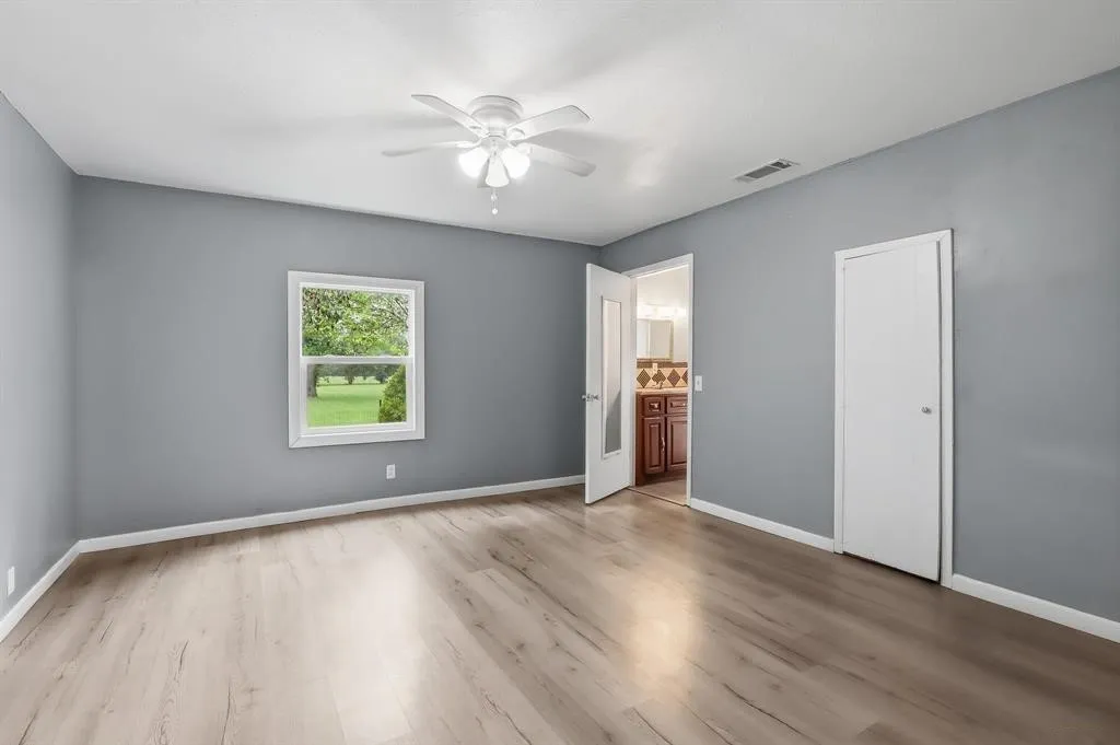 Single Family Residence For Sale in Titus County , 1191 County Road 3240, Mt Pleasant, Texas 75455, 4 Bedroom, 3 Bathroom, Garage spaces, 1,836 Sqft, built in 1971, Preowned, mls#21255653, Real Estate Agent in Mt Pleasant, Homes For Sale in Titus county, Homes For Sale in Mt Pleasant, Realtor in Mt Pleasant Texas, Real Estate Brokerage Independent Realty Texas, Luminita Cordes Realtor