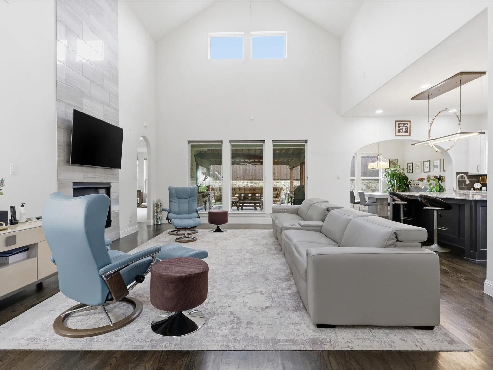 Single Family Residence For Sale in Dallas County , 2724 Dames Lane, Irving, Texas 75063, 4 Bedroom, 4 Bathroom, 3 Garage spaces, 4,080 Sqft, built in 2016, Preowned, mls#21254700, Real Estate Agent in Irving, Homes For Sale in Dallas county, Homes For Sale in Irving, Realtor in Irving Texas, Real Estate Brokerage Independent Realty Texas, Luminita Cordes Realtor