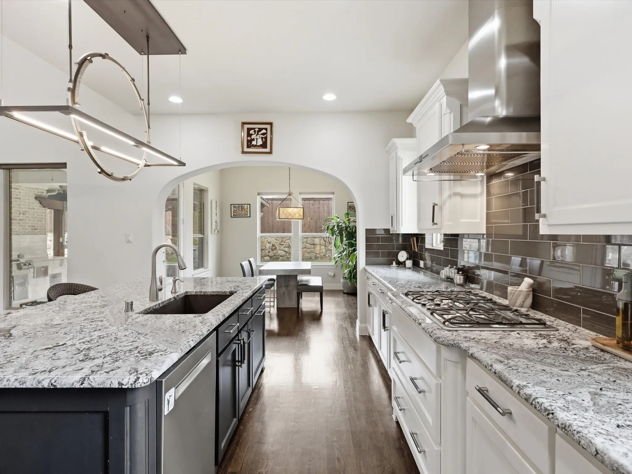 Single Family Residence For Sale in Dallas County , 2724 Dames Lane, Irving, Texas 75063, 4 Bedroom, 4 Bathroom, 3 Garage spaces, 4,080 Sqft, built in 2016, Preowned, mls#21254700, Real Estate Agent in Irving, Homes For Sale in Dallas county, Homes For Sale in Irving, Realtor in Irving Texas, Real Estate Brokerage Independent Realty Texas, Luminita Cordes Realtor