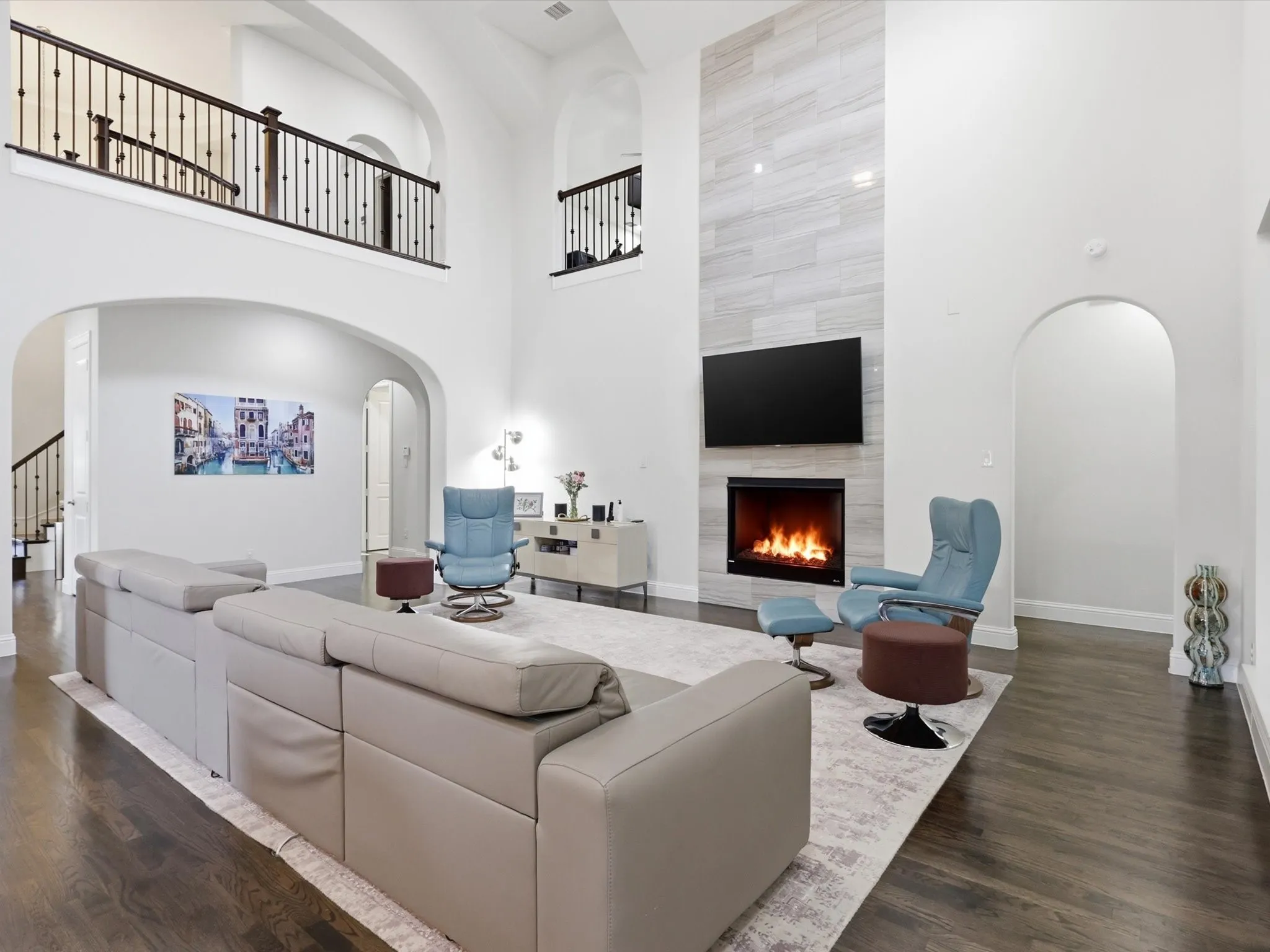 Single Family Residence For Sale in Dallas County , 2724 Dames Lane, Irving, Texas 75063, 4 Bedroom, 4 Bathroom, 3 Garage spaces, 4,080 Sqft, built in 2016, Preowned, mls#21254700, Real Estate Agent in Irving, Homes For Sale in Dallas county, Homes For Sale in Irving, Realtor in Irving Texas, Real Estate Brokerage Independent Realty Texas, Luminita Cordes Realtor