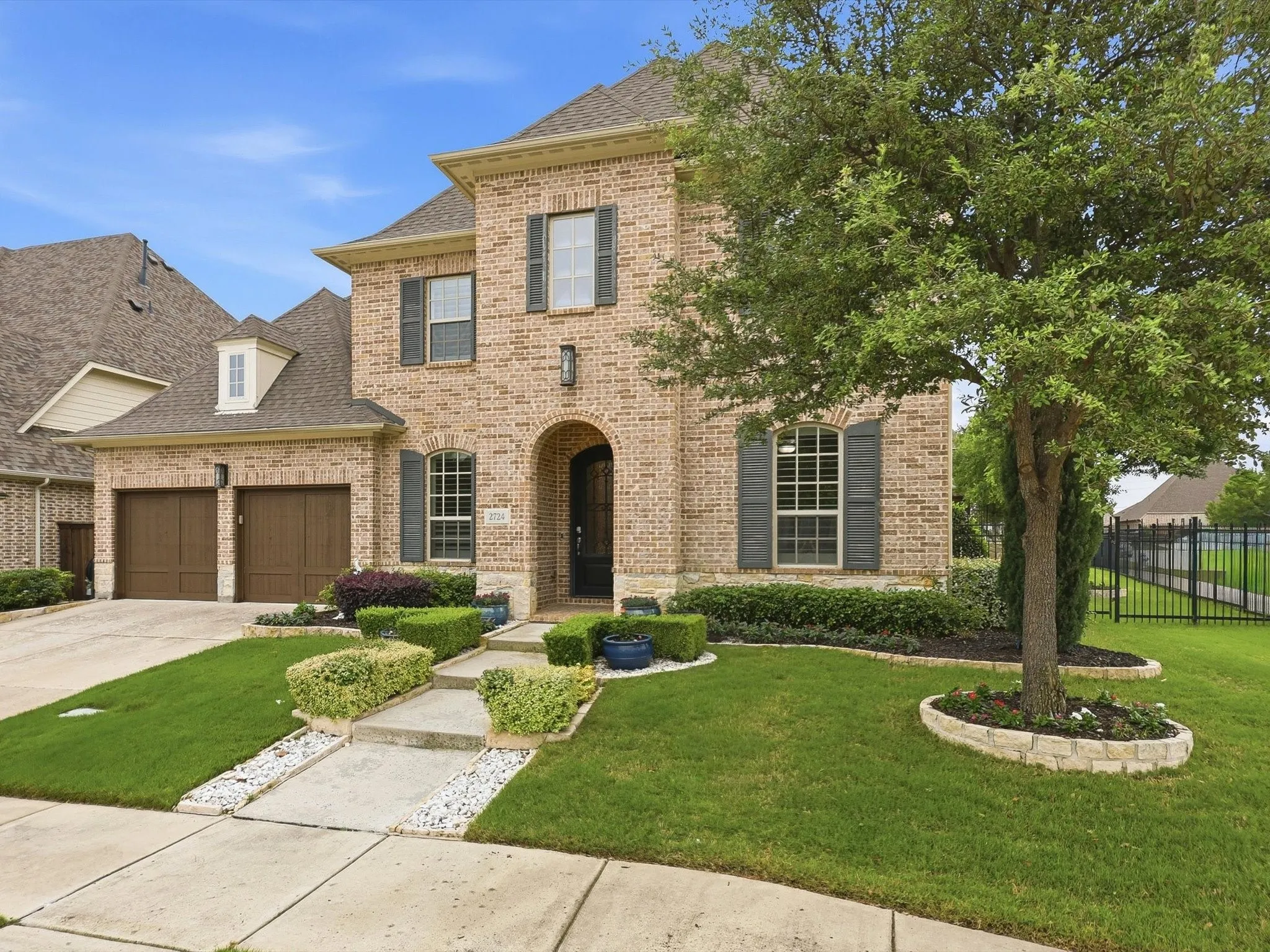 Single Family Residence For Sale in Dallas County , 2724 Dames Lane, Irving, Texas 75063, 4 Bedroom, 4 Bathroom, 3 Garage spaces, 4,080 Sqft, built in 2016, Preowned, mls#21254700, Real Estate Agent in Irving, Homes For Sale in Dallas county, Homes For Sale in Irving, Realtor in Irving Texas, Real Estate Brokerage Independent Realty Texas, Luminita Cordes Realtor
