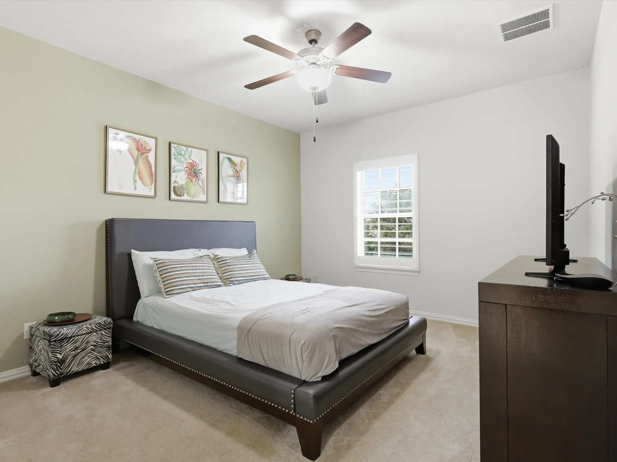 Single Family Residence For Sale in Dallas County , 2724 Dames Lane, Irving, Texas 75063, 4 Bedroom, 4 Bathroom, 3 Garage spaces, 4,080 Sqft, built in 2016, Preowned, mls#21254700, Real Estate Agent in Irving, Homes For Sale in Dallas county, Homes For Sale in Irving, Realtor in Irving Texas, Real Estate Brokerage Independent Realty Texas, Luminita Cordes Realtor