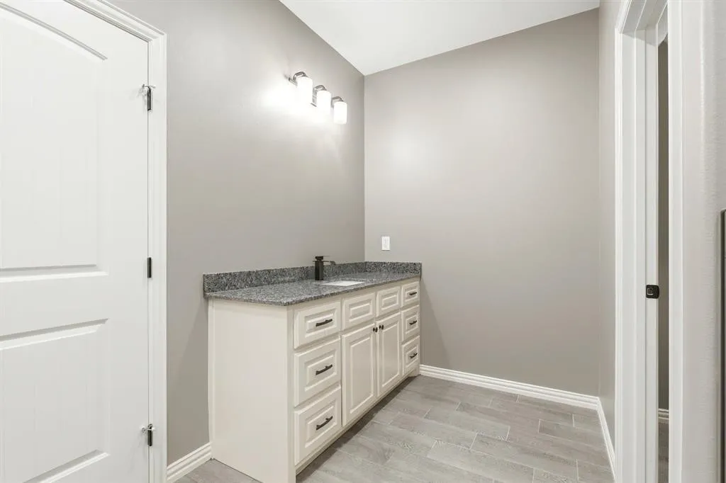 Single Family Residence For Sale in Titus County , 437 County Road 1660, Mt Pleasant, Texas 75455, 3 Bedroom, 3 Bathroom, 2 Garage spaces, 2,105 Sqft, built in 2025, New Construction - Complete, Price $475,000, mls#21255595, Real Estate Agent in Mt Pleasant, Homes For Sale in Titus county, Homes For Sale in Mt Pleasant, Realtor in Mt Pleasant Texas, Real Estate Brokerage Independent Realty Texas, Luminita Cordes Realtor