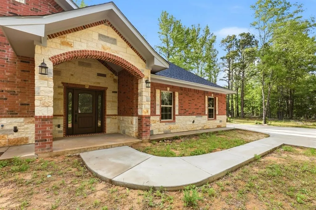 Single Family Residence For Sale in Titus County , 437 County Road 1660, Mt Pleasant, Texas 75455, 3 Bedroom, 3 Bathroom, 2 Garage spaces, 2,105 Sqft, built in 2025, New Construction - Complete, Price $475,000, mls#21255595, Real Estate Agent in Mt Pleasant, Homes For Sale in Titus county, Homes For Sale in Mt Pleasant, Realtor in Mt Pleasant Texas, Real Estate Brokerage Independent Realty Texas, Luminita Cordes Realtor