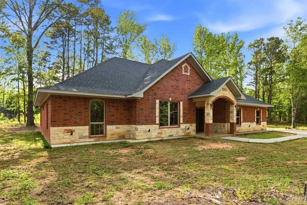 Single Family Residence For Sale in Titus County , 437 County Road 1660, Mt Pleasant, Texas 75455, 3 Bedroom, 3 Bathroom, 2 Garage spaces, 2,105 Sqft, built in 2025, New Construction - Complete, Price $475,000, mls#21255595, Real Estate Agent in Mt Pleasant, Homes For Sale in Titus county, Homes For Sale in Mt Pleasant, Realtor in Mt Pleasant Texas, Real Estate Brokerage Independent Realty Texas, Luminita Cordes Realtor