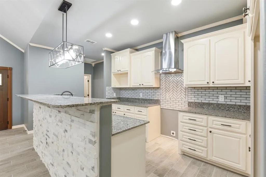 Single Family Residence For Sale in Titus County , 437 County Road 1660, Mt Pleasant, Texas 75455, 3 Bedroom, 3 Bathroom, 2 Garage spaces, 2,105 Sqft, built in 2025, New Construction - Complete, Price $475,000, mls#21255595, Real Estate Agent in Mt Pleasant, Homes For Sale in Titus county, Homes For Sale in Mt Pleasant, Realtor in Mt Pleasant Texas, Real Estate Brokerage Independent Realty Texas, Luminita Cordes Realtor