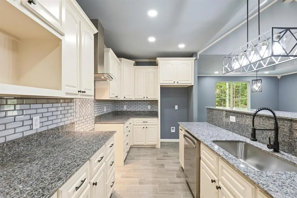 Single Family Residence For Sale in Titus County , 437 County Road 1660, Mt Pleasant, Texas 75455, 3 Bedroom, 3 Bathroom, 2 Garage spaces, 2,105 Sqft, built in 2025, New Construction - Complete, Price $475,000, mls#21255595, Real Estate Agent in Mt Pleasant, Homes For Sale in Titus county, Homes For Sale in Mt Pleasant, Realtor in Mt Pleasant Texas, Real Estate Brokerage Independent Realty Texas, Luminita Cordes Realtor