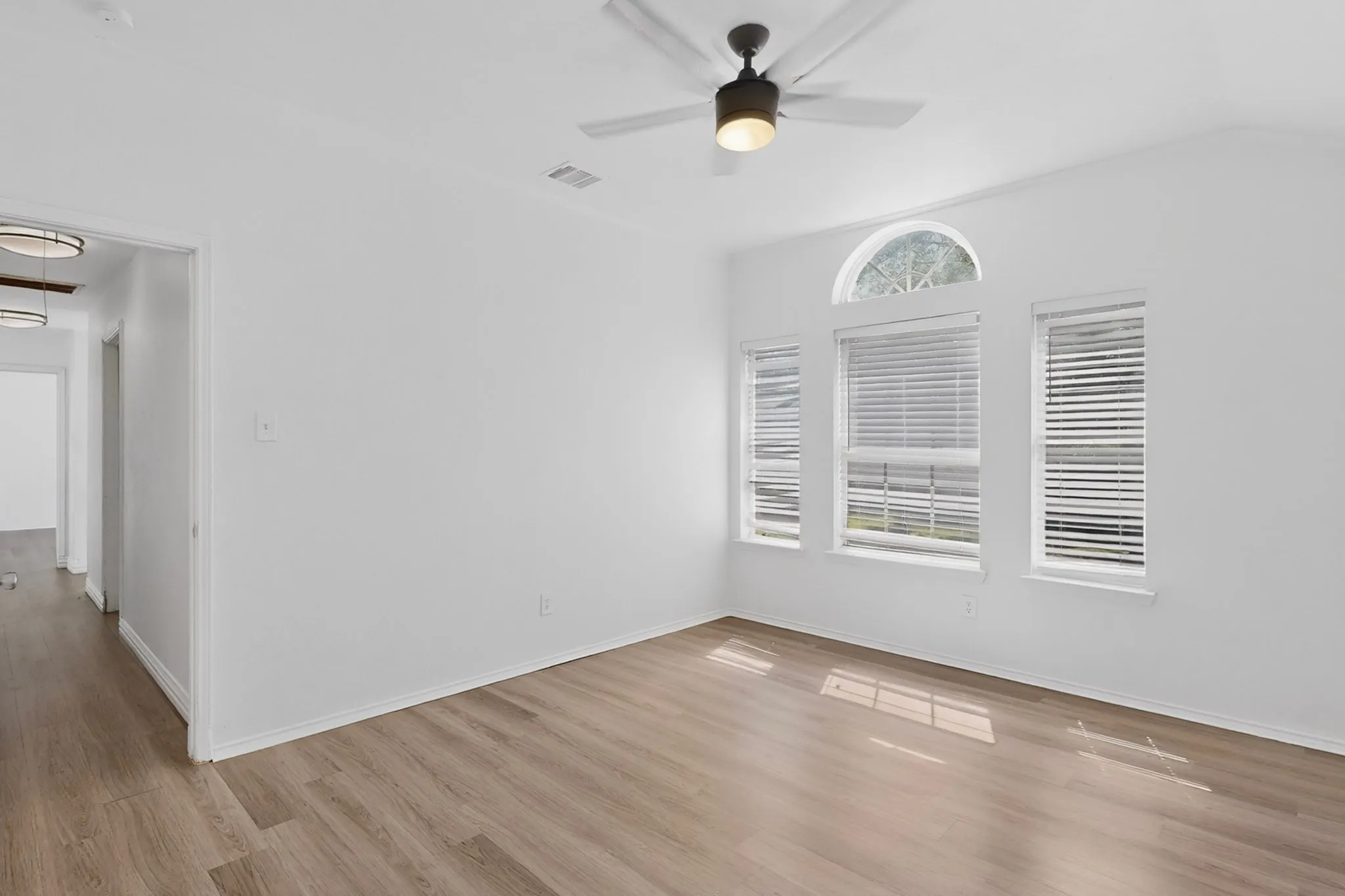 Single Family Residence For Rent in Dallas County , 2302 Dana Drive, Rowlett, Texas 75088, 4 Bedrooms, 4 Bathrooms, 2 Garage spaces, 2,223 Sqft, built in 1991, Price $2,900, mls#21256346, Real Estate Agent in Rowlett, Homes For Rent in Dallas county, Homes For Rent in Rowlett, Realtor in Rowlett Texas, Real Estate Brokerage Independent Realty Texas, Luminita Cordes Realtor