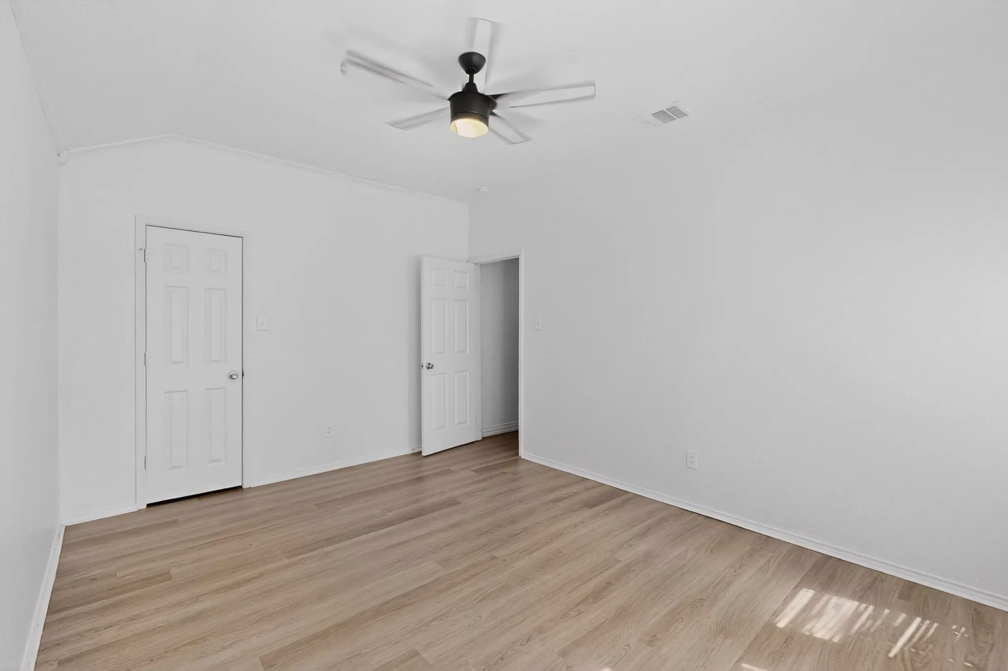 Single Family Residence For Rent in Dallas County , 2302 Dana Drive, Rowlett, Texas 75088, 4 Bedrooms, 4 Bathrooms, 2 Garage spaces, 2,223 Sqft, built in 1991, Price $2,900, mls#21256346, Real Estate Agent in Rowlett, Homes For Rent in Dallas county, Homes For Rent in Rowlett, Realtor in Rowlett Texas, Real Estate Brokerage Independent Realty Texas, Luminita Cordes Realtor