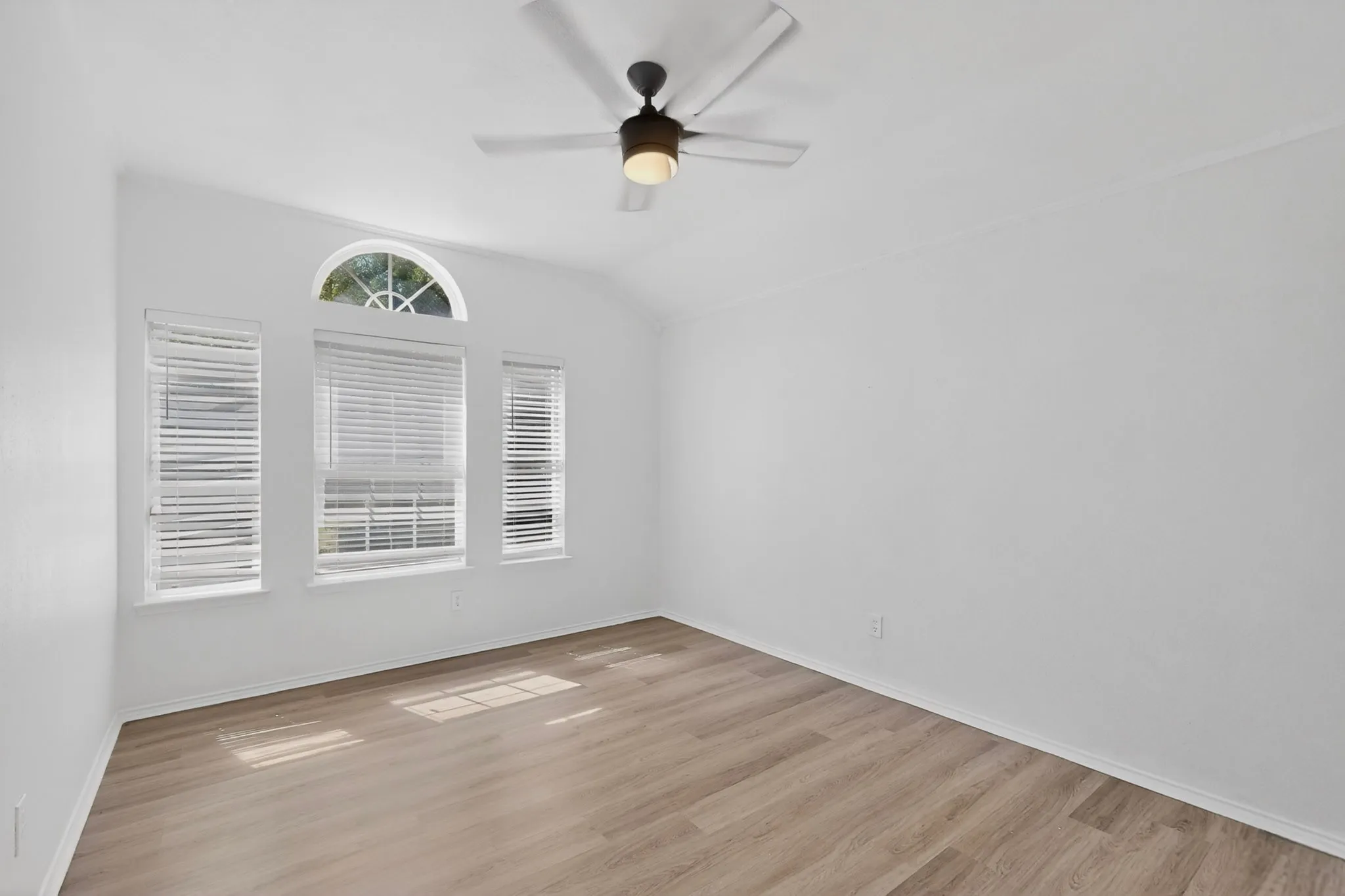 Single Family Residence For Rent in Dallas County , 2302 Dana Drive, Rowlett, Texas 75088, 4 Bedrooms, 4 Bathrooms, 2 Garage spaces, 2,223 Sqft, built in 1991, Price $2,900, mls#21256346, Real Estate Agent in Rowlett, Homes For Rent in Dallas county, Homes For Rent in Rowlett, Realtor in Rowlett Texas, Real Estate Brokerage Independent Realty Texas, Luminita Cordes Realtor