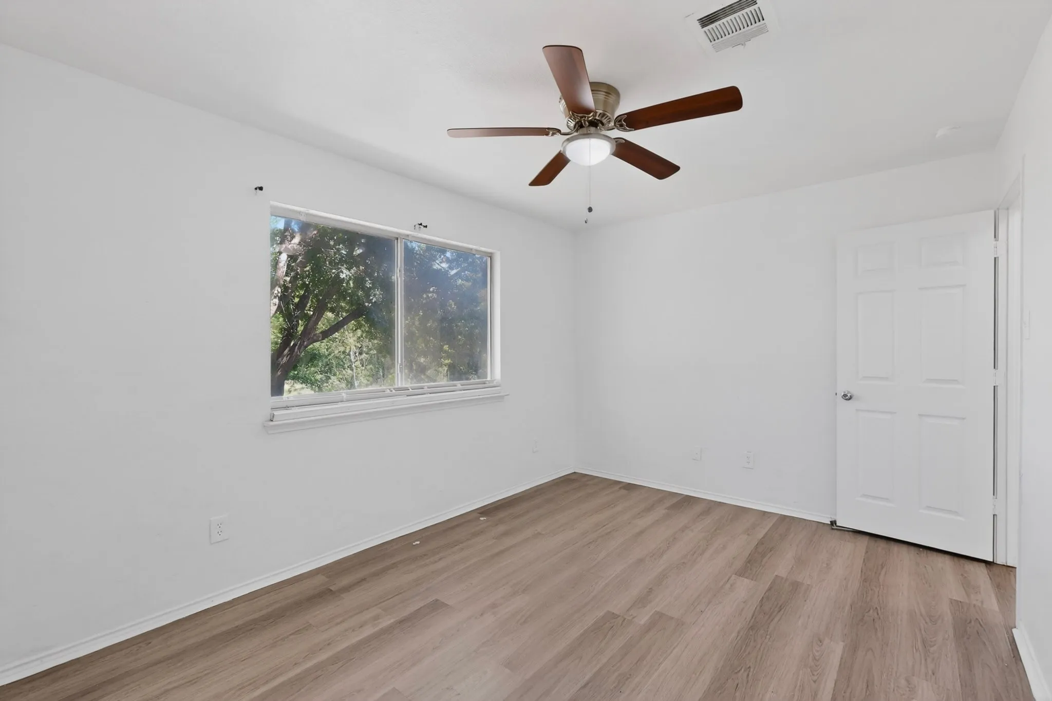 Single Family Residence For Rent in Dallas County , 2302 Dana Drive, Rowlett, Texas 75088, 4 Bedrooms, 4 Bathrooms, 2 Garage spaces, 2,223 Sqft, built in 1991, Price $2,900, mls#21256346, Real Estate Agent in Rowlett, Homes For Rent in Dallas county, Homes For Rent in Rowlett, Realtor in Rowlett Texas, Real Estate Brokerage Independent Realty Texas, Luminita Cordes Realtor
