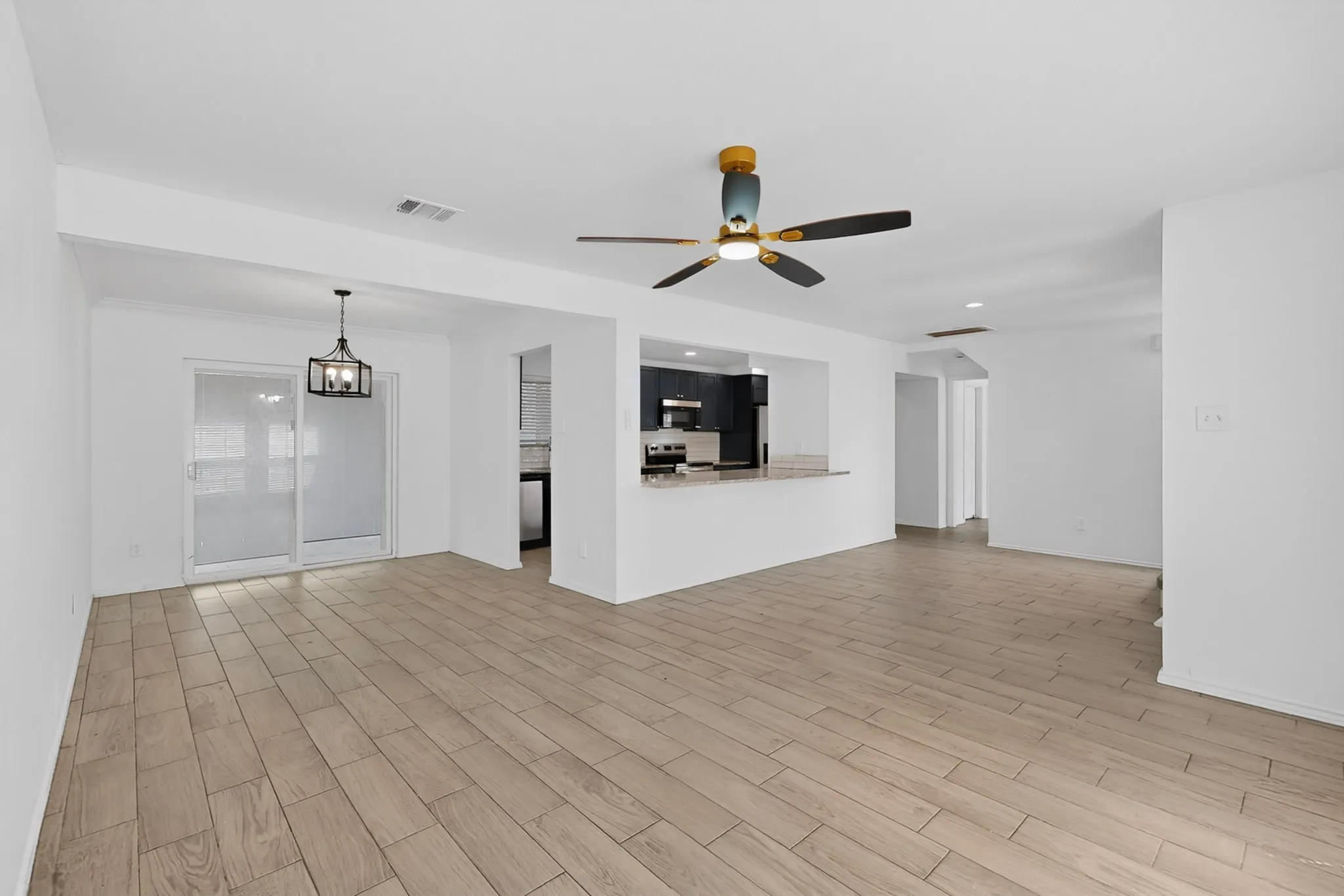 Single Family Residence For Rent in Dallas County , 2302 Dana Drive, Rowlett, Texas 75088, 4 Bedrooms, 4 Bathrooms, 2 Garage spaces, 2,223 Sqft, built in 1991, Price $2,900, mls#21256346, Real Estate Agent in Rowlett, Homes For Rent in Dallas county, Homes For Rent in Rowlett, Realtor in Rowlett Texas, Real Estate Brokerage Independent Realty Texas, Luminita Cordes Realtor