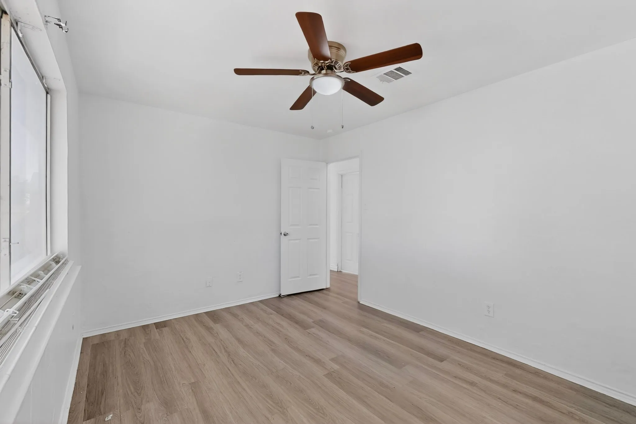 Single Family Residence For Rent in Dallas County , 2302 Dana Drive, Rowlett, Texas 75088, 4 Bedrooms, 4 Bathrooms, 2 Garage spaces, 2,223 Sqft, built in 1991, Price $2,900, mls#21256346, Real Estate Agent in Rowlett, Homes For Rent in Dallas county, Homes For Rent in Rowlett, Realtor in Rowlett Texas, Real Estate Brokerage Independent Realty Texas, Luminita Cordes Realtor