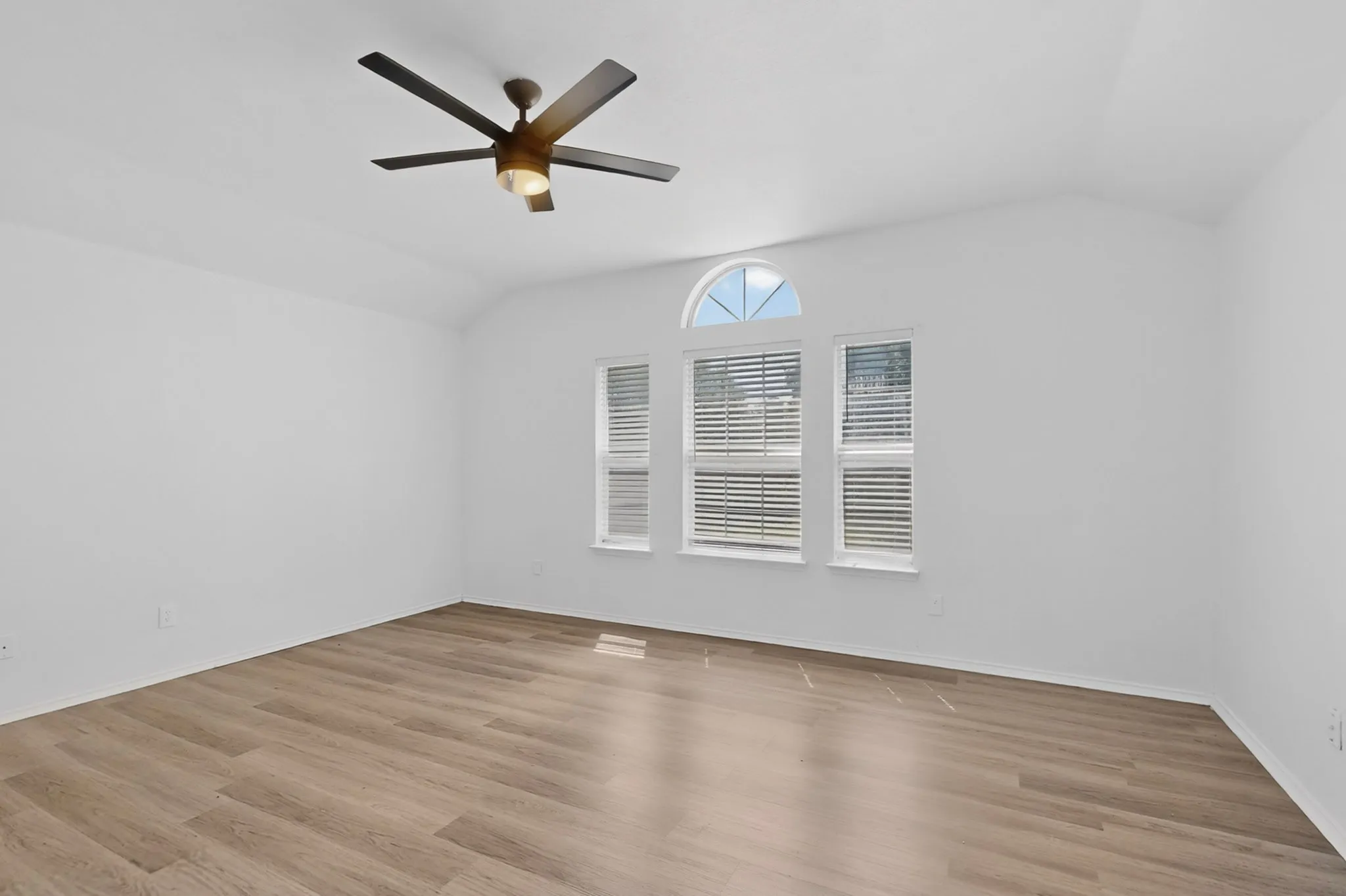 Single Family Residence For Rent in Dallas County , 2302 Dana Drive, Rowlett, Texas 75088, 4 Bedrooms, 4 Bathrooms, 2 Garage spaces, 2,223 Sqft, built in 1991, Price $2,900, mls#21256346, Real Estate Agent in Rowlett, Homes For Rent in Dallas county, Homes For Rent in Rowlett, Realtor in Rowlett Texas, Real Estate Brokerage Independent Realty Texas, Luminita Cordes Realtor