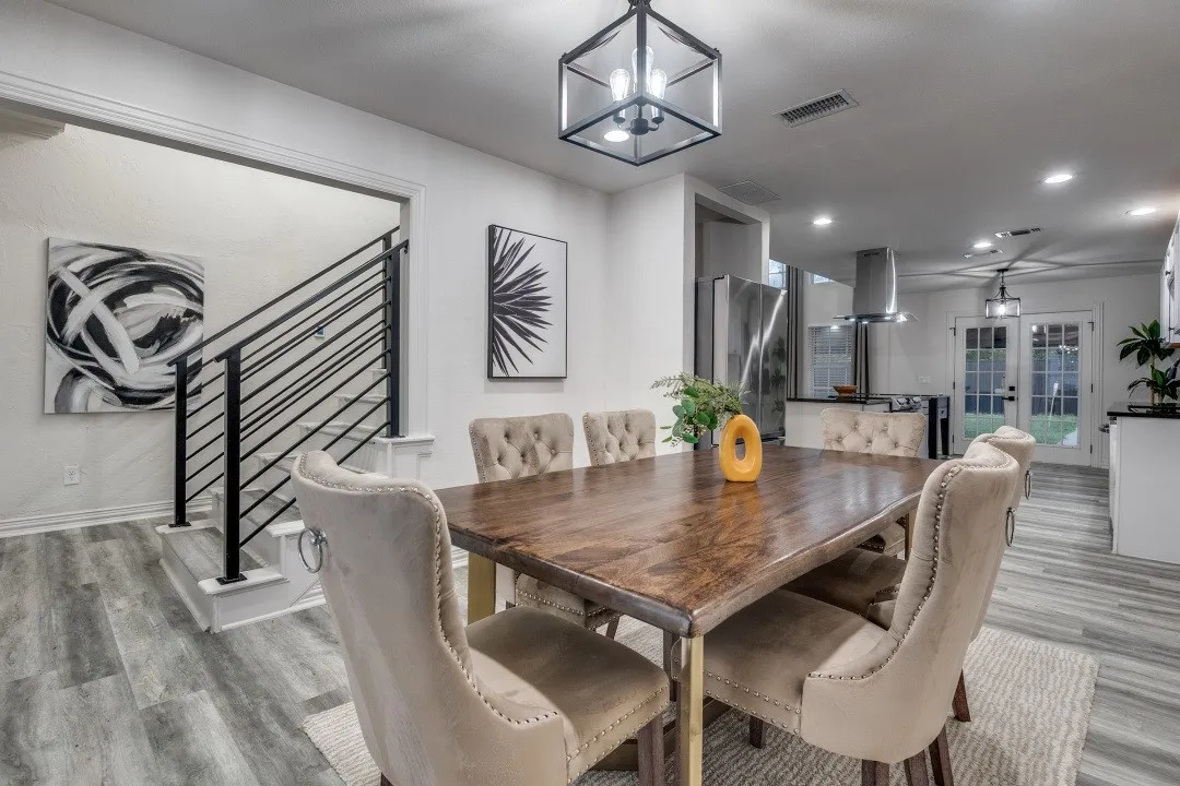 Single Family Residence For Sale in Dallas County , 3304 Inwood Road, Dallas, Texas 75235, 4 Bedroom, 3 Bathroom, 2 Garage spaces, 2,420 Sqft, built in 2001, mls#21253745, Real Estate Agent in Dallas, Homes For Sale in Dallas county, Homes For Sale in Dallas, Realtor in Dallas Texas, Real Estate Brokerage Independent Realty Texas, Luminita Cordes Realtor