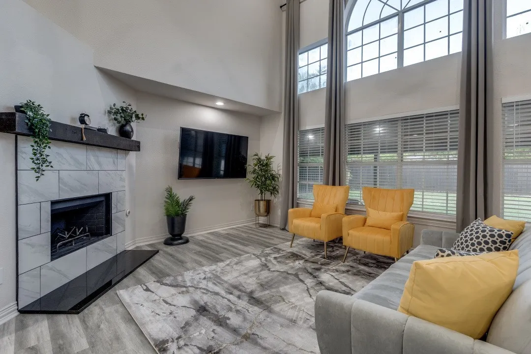 Single Family Residence For Sale in Dallas County , 3304 Inwood Road, Dallas, Texas 75235, 4 Bedroom, 3 Bathroom, 2 Garage spaces, 2,420 Sqft, built in 2001, mls#21253745, Real Estate Agent in Dallas, Homes For Sale in Dallas county, Homes For Sale in Dallas, Realtor in Dallas Texas, Real Estate Brokerage Independent Realty Texas, Luminita Cordes Realtor