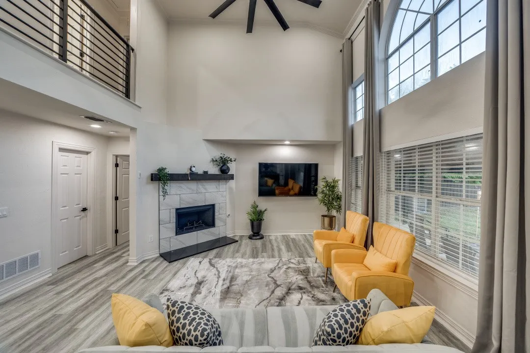 Single Family Residence For Sale in Dallas County , 3304 Inwood Road, Dallas, Texas 75235, 4 Bedroom, 3 Bathroom, 2 Garage spaces, 2,420 Sqft, built in 2001, mls#21253745, Real Estate Agent in Dallas, Homes For Sale in Dallas county, Homes For Sale in Dallas, Realtor in Dallas Texas, Real Estate Brokerage Independent Realty Texas, Luminita Cordes Realtor