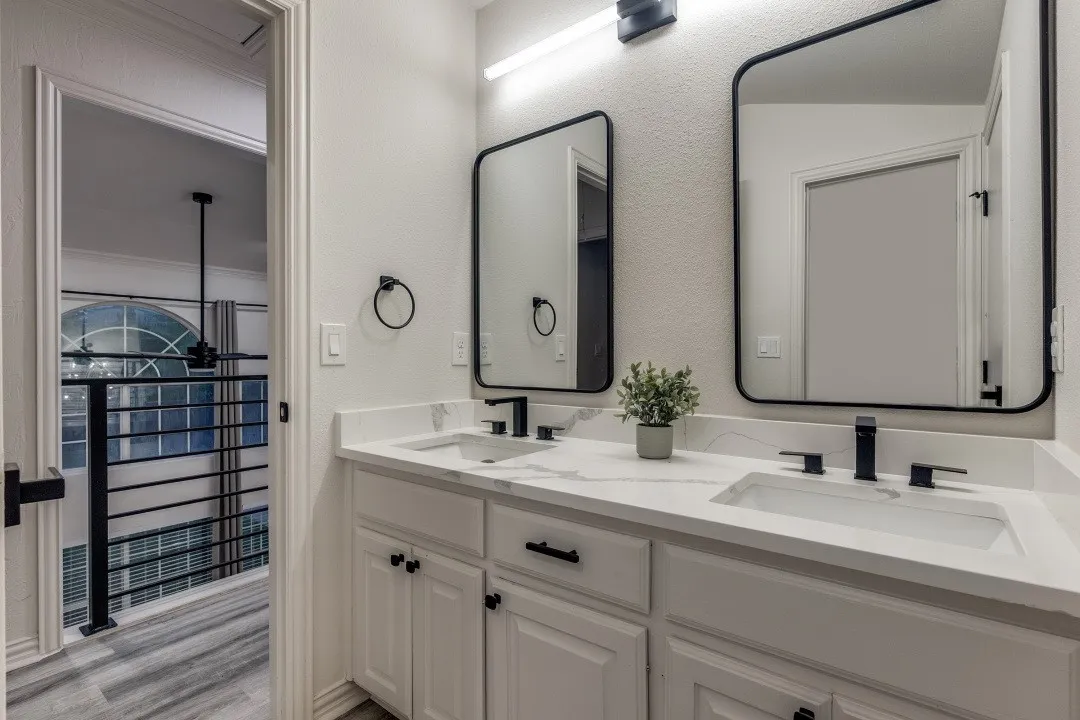 Single Family Residence For Sale in Dallas County , 3304 Inwood Road, Dallas, Texas 75235, 4 Bedroom, 3 Bathroom, 2 Garage spaces, 2,420 Sqft, built in 2001, mls#21253745, Real Estate Agent in Dallas, Homes For Sale in Dallas county, Homes For Sale in Dallas, Realtor in Dallas Texas, Real Estate Brokerage Independent Realty Texas, Luminita Cordes Realtor