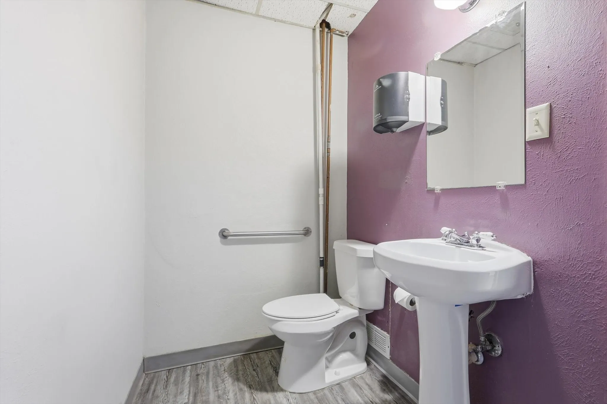 Office For Rent in Collin County , 2145 W Park Boulevard, Plano, Texas 75075, 0, 0, Garage spaces, 1,596 Sqft, built in 1978, Preowned, Price $17, mls#21255017, Real Estate Agent in Plano, Homes For Rent in Collin county, Homes For Rent in Plano, Realtor in Plano Texas, Real Estate Brokerage Independent Realty Texas, Luminita Cordes Realtor