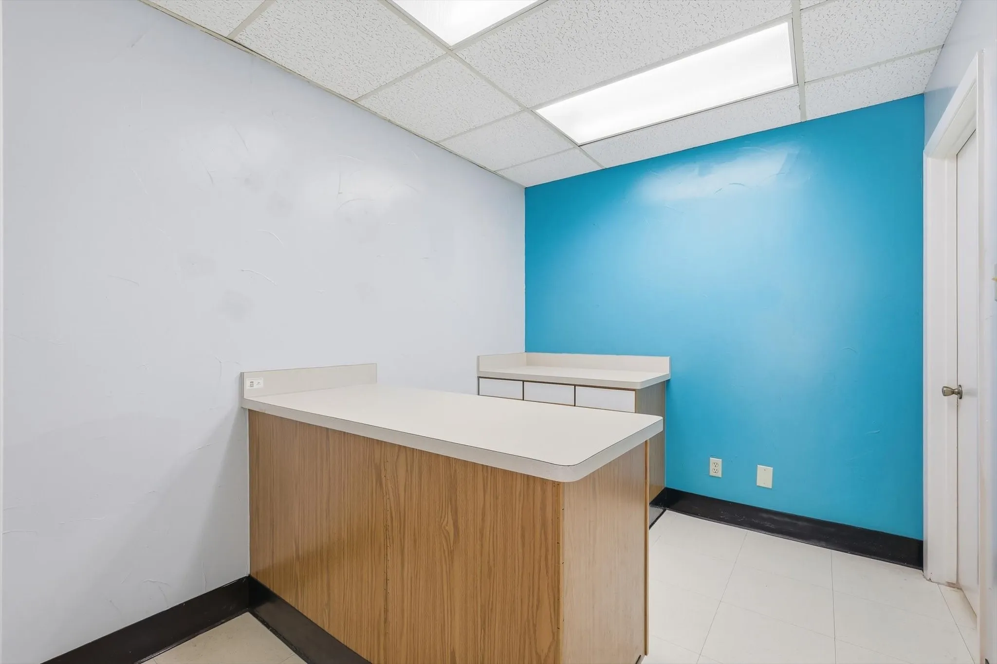 Office For Rent in Collin County , 2145 W Park Boulevard, Plano, Texas 75075, 0, 0, Garage spaces, 1,596 Sqft, built in 1978, Preowned, Price $17, mls#21255017, Real Estate Agent in Plano, Homes For Rent in Collin county, Homes For Rent in Plano, Realtor in Plano Texas, Real Estate Brokerage Independent Realty Texas, Luminita Cordes Realtor