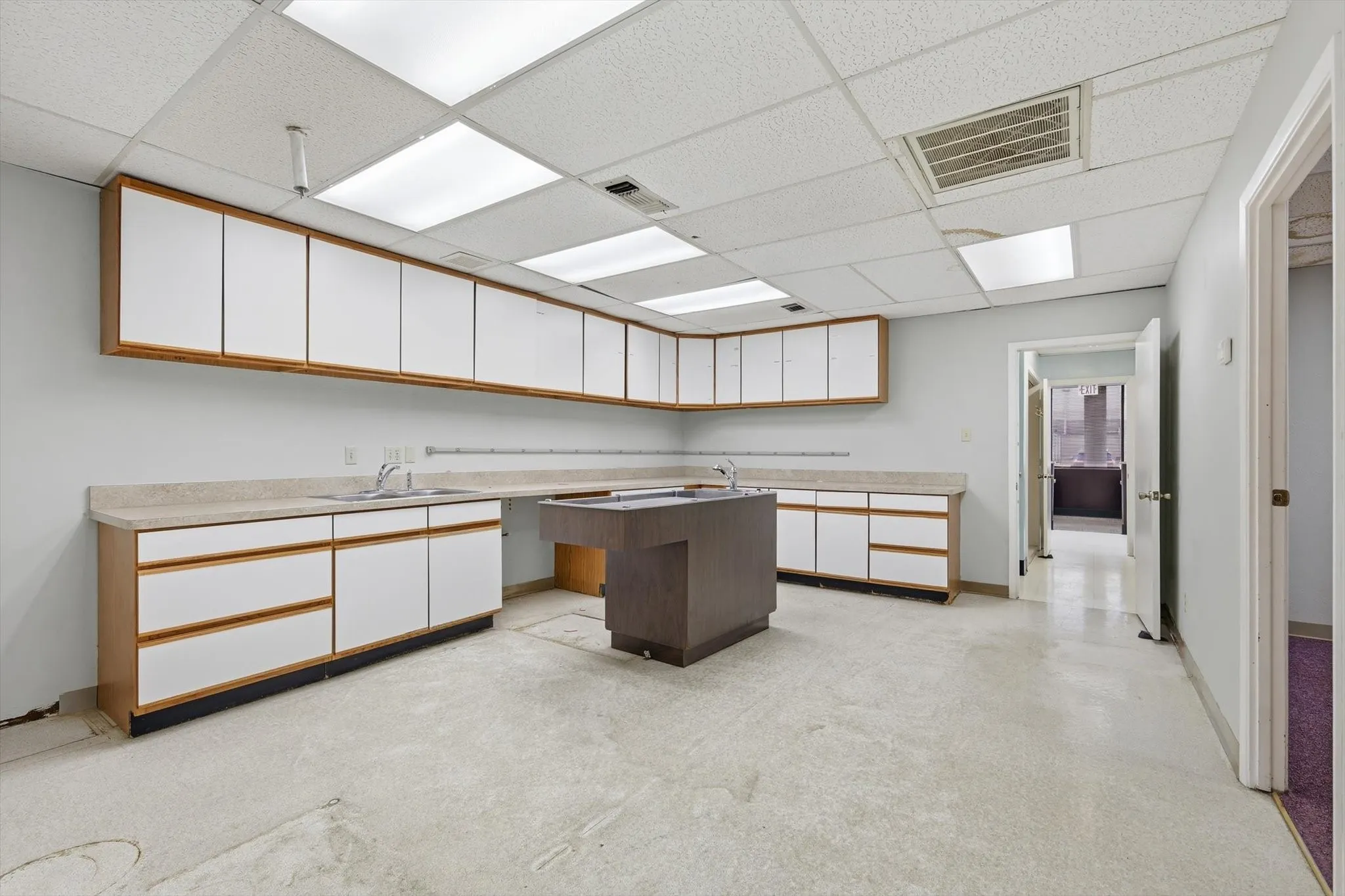 Office For Rent in Collin County , 2145 W Park Boulevard, Plano, Texas 75075, 0, 0, Garage spaces, 1,596 Sqft, built in 1978, Preowned, Price $17, mls#21255017, Real Estate Agent in Plano, Homes For Rent in Collin county, Homes For Rent in Plano, Realtor in Plano Texas, Real Estate Brokerage Independent Realty Texas, Luminita Cordes Realtor