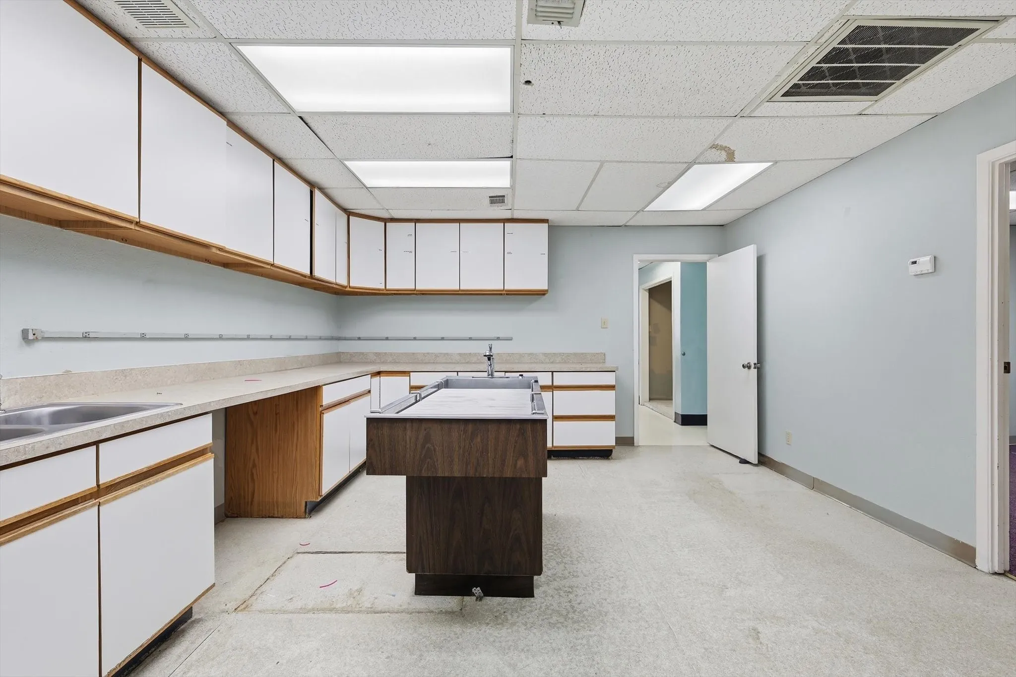 Office For Rent in Collin County , 2145 W Park Boulevard, Plano, Texas 75075, 0, 0, Garage spaces, 1,596 Sqft, built in 1978, Preowned, Price $17, mls#21255017, Real Estate Agent in Plano, Homes For Rent in Collin county, Homes For Rent in Plano, Realtor in Plano Texas, Real Estate Brokerage Independent Realty Texas, Luminita Cordes Realtor