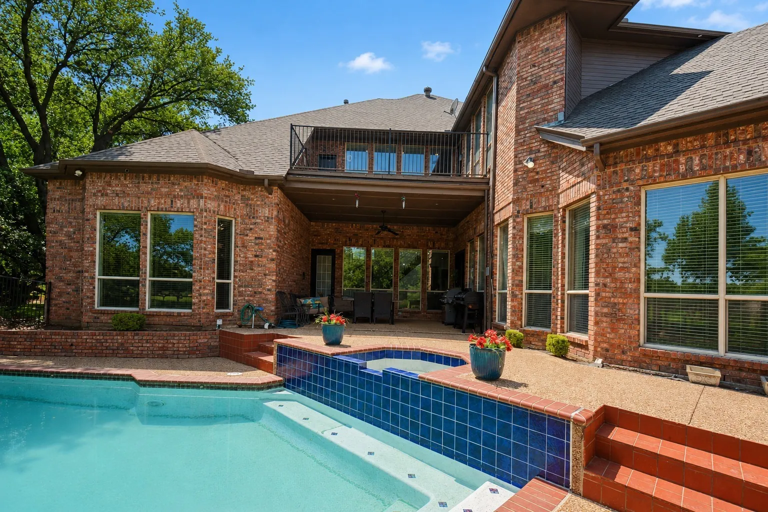 Single Family Residence For Sale in Tarrant County , 5205 Vicksburg Drive, Arlington, Texas 76017, 5 Bedroom, 4 Bathroom, 3 Garage spaces, 5,420 Sqft, built in 1990, mls#21247164, Real Estate Agent in Arlington, Homes For Sale in Tarrant county, Homes For Sale in Arlington, Realtor in Arlington Texas, Real Estate Brokerage Independent Realty Texas, Luminita Cordes Realtor