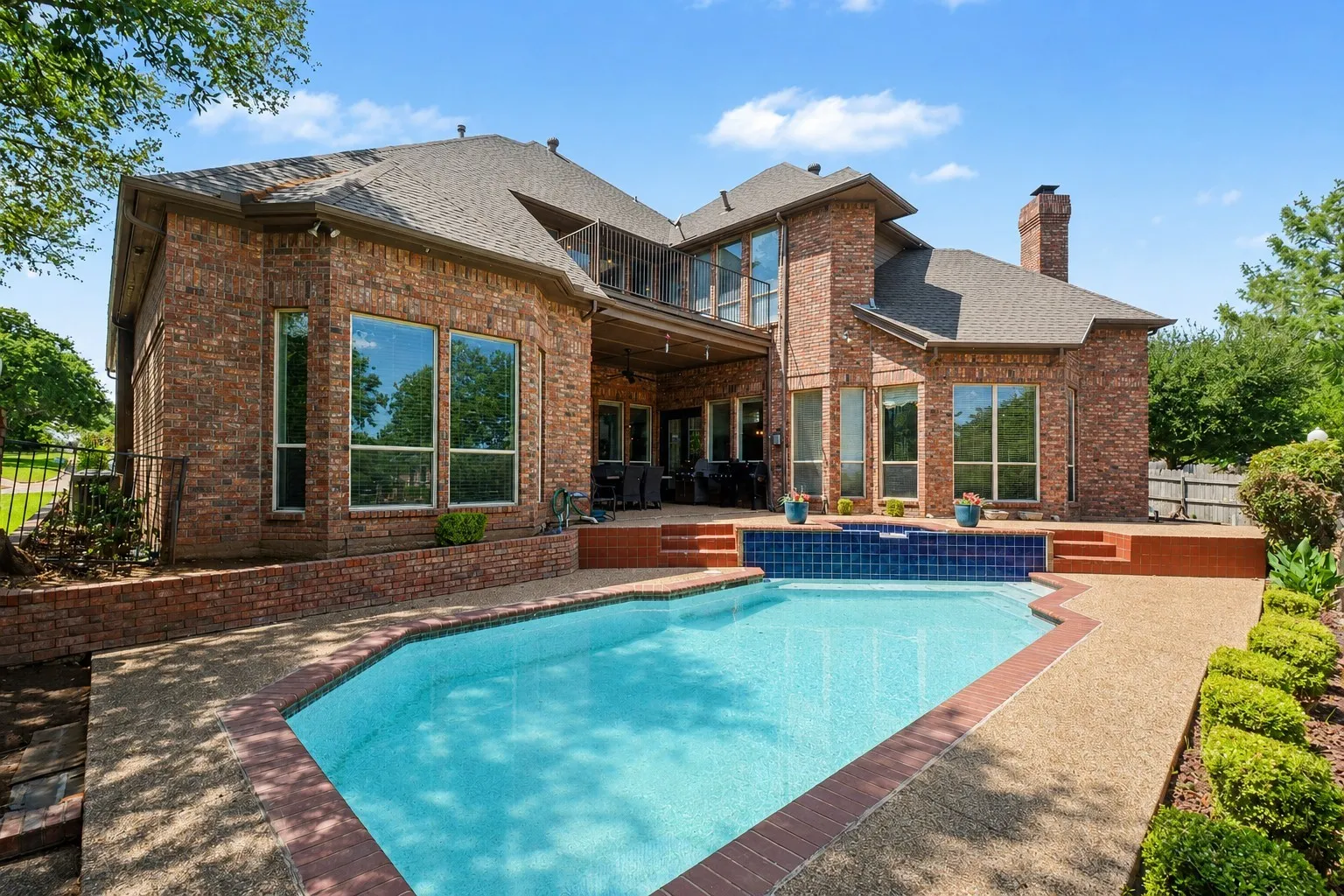 Single Family Residence For Sale in Tarrant County , 5205 Vicksburg Drive, Arlington, Texas 76017, 5 Bedroom, 4 Bathroom, 3 Garage spaces, 5,420 Sqft, built in 1990, mls#21247164, Real Estate Agent in Arlington, Homes For Sale in Tarrant county, Homes For Sale in Arlington, Realtor in Arlington Texas, Real Estate Brokerage Independent Realty Texas, Luminita Cordes Realtor