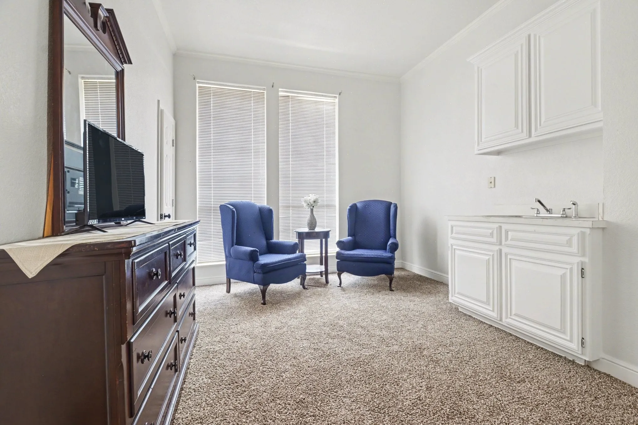Single Family Residence For Sale in Tarrant County , 5205 Vicksburg Drive, Arlington, Texas 76017, 5 Bedroom, 4 Bathroom, 3 Garage spaces, 5,420 Sqft, built in 1990, mls#21247164, Real Estate Agent in Arlington, Homes For Sale in Tarrant county, Homes For Sale in Arlington, Realtor in Arlington Texas, Real Estate Brokerage Independent Realty Texas, Luminita Cordes Realtor