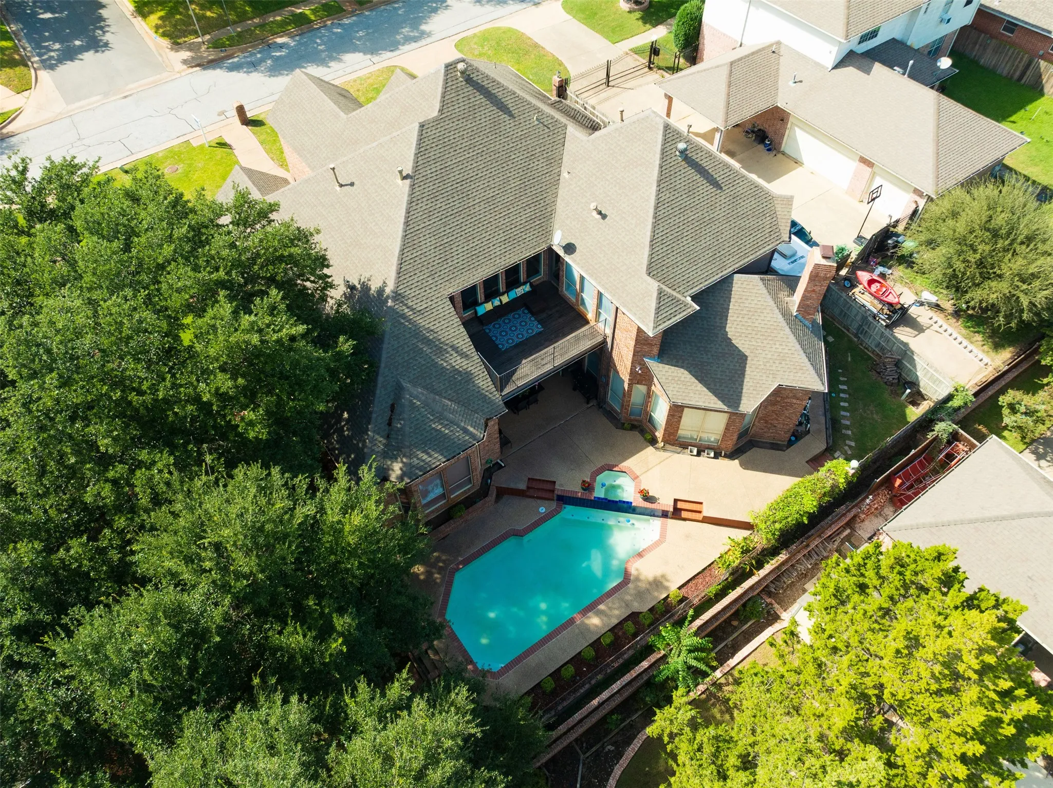 Single Family Residence For Sale in Tarrant County , 5205 Vicksburg Drive, Arlington, Texas 76017, 5 Bedroom, 4 Bathroom, 3 Garage spaces, 5,420 Sqft, built in 1990, mls#21247164, Real Estate Agent in Arlington, Homes For Sale in Tarrant county, Homes For Sale in Arlington, Realtor in Arlington Texas, Real Estate Brokerage Independent Realty Texas, Luminita Cordes Realtor