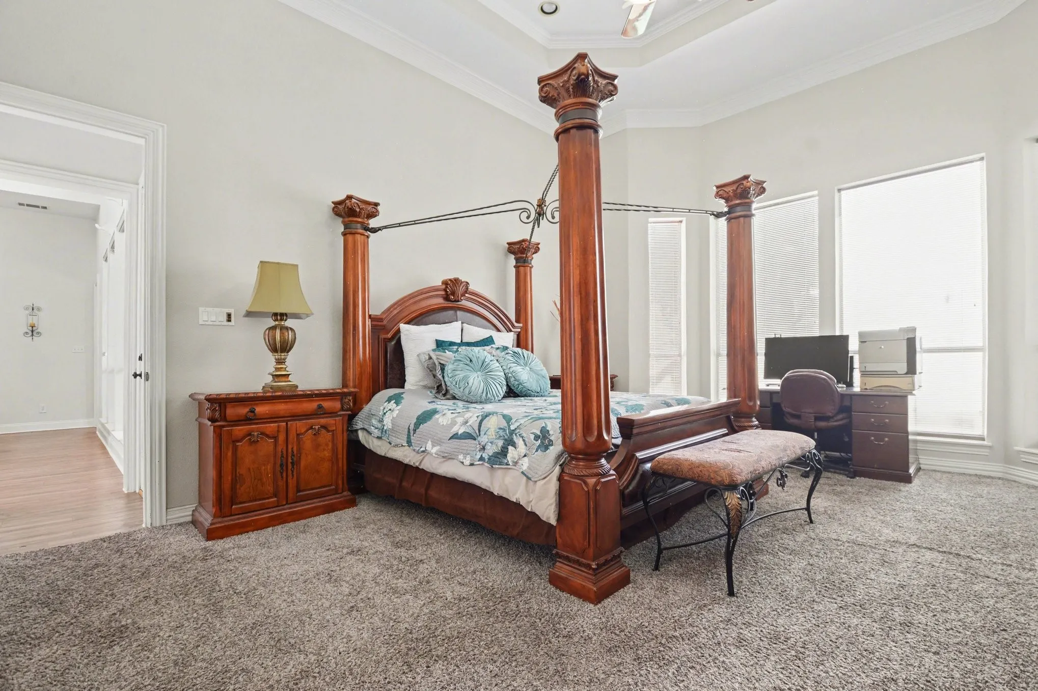 Single Family Residence For Sale in Tarrant County , 5205 Vicksburg Drive, Arlington, Texas 76017, 5 Bedroom, 4 Bathroom, 3 Garage spaces, 5,420 Sqft, built in 1990, mls#21247164, Real Estate Agent in Arlington, Homes For Sale in Tarrant county, Homes For Sale in Arlington, Realtor in Arlington Texas, Real Estate Brokerage Independent Realty Texas, Luminita Cordes Realtor
