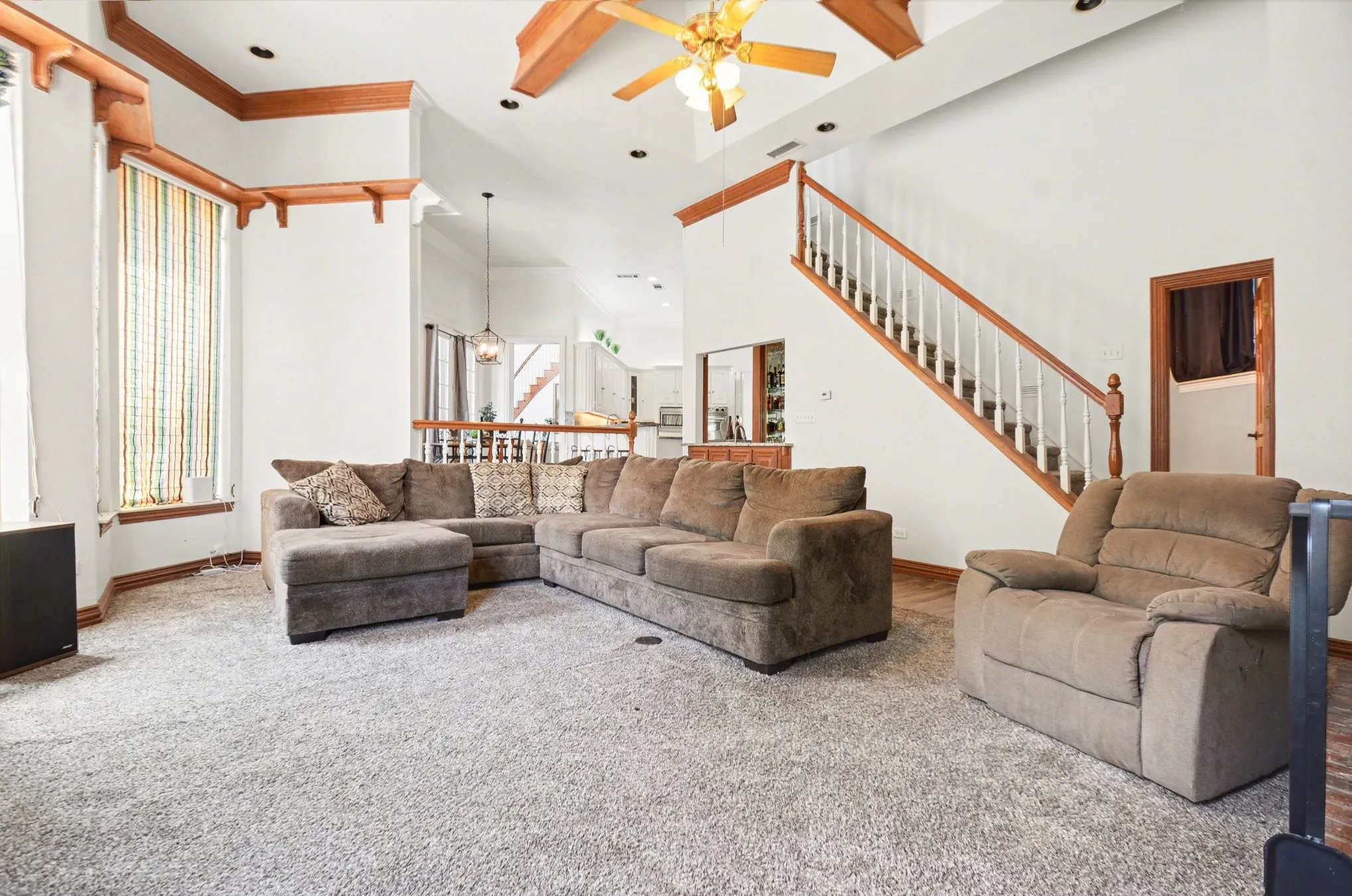 Single Family Residence For Sale in Tarrant County , 5205 Vicksburg Drive, Arlington, Texas 76017, 5 Bedroom, 4 Bathroom, 3 Garage spaces, 5,420 Sqft, built in 1990, mls#21247164, Real Estate Agent in Arlington, Homes For Sale in Tarrant county, Homes For Sale in Arlington, Realtor in Arlington Texas, Real Estate Brokerage Independent Realty Texas, Luminita Cordes Realtor