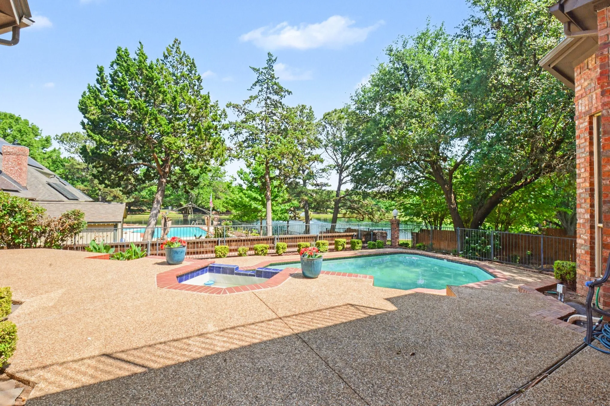 Single Family Residence For Sale in Tarrant County , 5205 Vicksburg Drive, Arlington, Texas 76017, 5 Bedroom, 4 Bathroom, 3 Garage spaces, 5,420 Sqft, built in 1990, mls#21247164, Real Estate Agent in Arlington, Homes For Sale in Tarrant county, Homes For Sale in Arlington, Realtor in Arlington Texas, Real Estate Brokerage Independent Realty Texas, Luminita Cordes Realtor