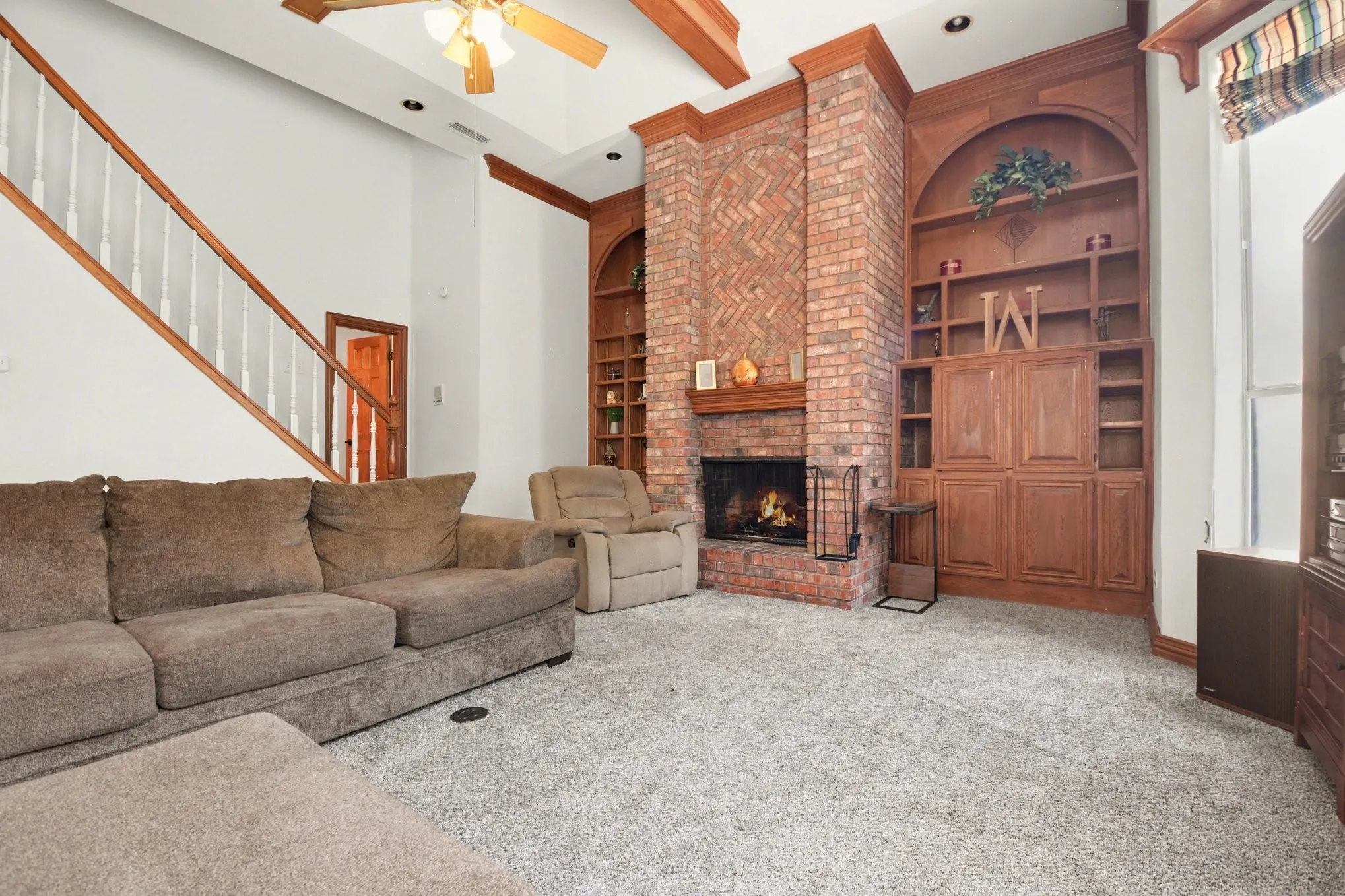 Single Family Residence For Sale in Tarrant County , 5205 Vicksburg Drive, Arlington, Texas 76017, 5 Bedroom, 4 Bathroom, 3 Garage spaces, 5,420 Sqft, built in 1990, mls#21247164, Real Estate Agent in Arlington, Homes For Sale in Tarrant county, Homes For Sale in Arlington, Realtor in Arlington Texas, Real Estate Brokerage Independent Realty Texas, Luminita Cordes Realtor
