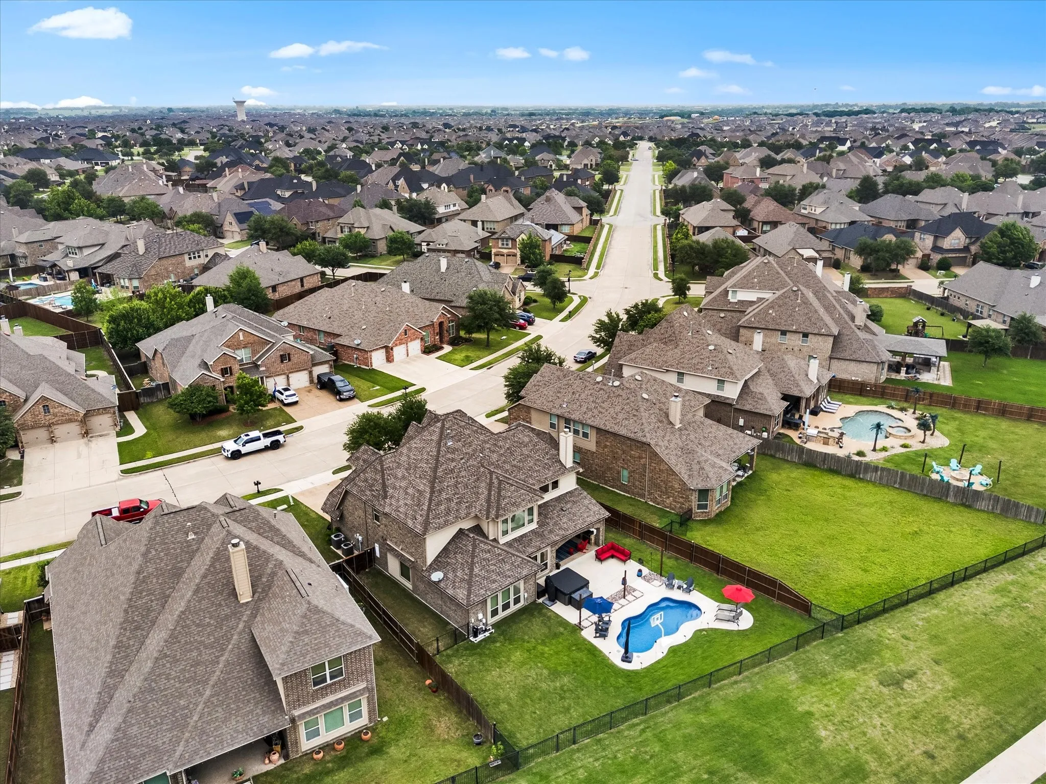 Single Family Residence For Sale in Kaufman County , 1056 Knoxbridge Road, Forney, Texas 75126, 4 Bedroom, 3 Bathroom, 2 Garage spaces, 3,343 Sqft, built in 2013, Preowned, mls#21256380, Real Estate Agent in Forney, Homes For Sale in Kaufman county, Homes For Sale in Forney, Realtor in Forney Texas, Real Estate Brokerage Independent Realty Texas, Luminita Cordes Realtor