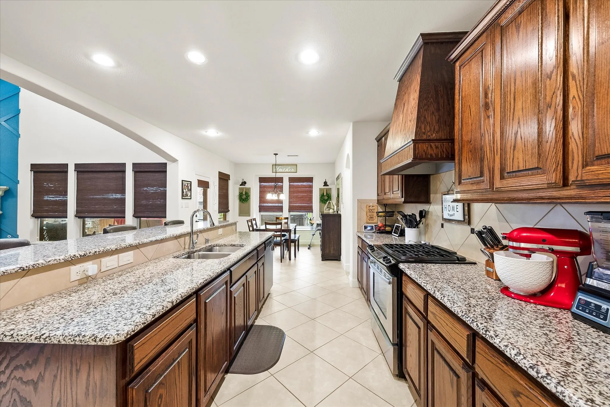 Single Family Residence For Sale in Kaufman County , 1056 Knoxbridge Road, Forney, Texas 75126, 4 Bedroom, 3 Bathroom, 2 Garage spaces, 3,343 Sqft, built in 2013, Preowned, mls#21256380, Real Estate Agent in Forney, Homes For Sale in Kaufman county, Homes For Sale in Forney, Realtor in Forney Texas, Real Estate Brokerage Independent Realty Texas, Luminita Cordes Realtor