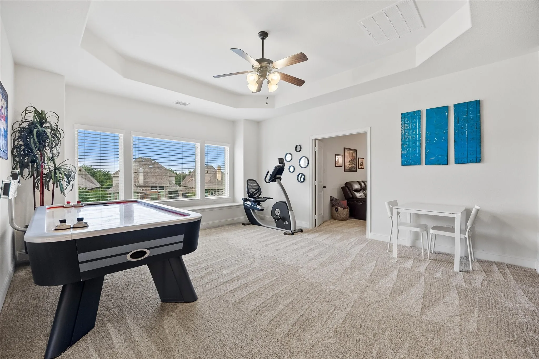Single Family Residence For Sale in Kaufman County , 1056 Knoxbridge Road, Forney, Texas 75126, 4 Bedroom, 3 Bathroom, 2 Garage spaces, 3,343 Sqft, built in 2013, Preowned, mls#21256380, Real Estate Agent in Forney, Homes For Sale in Kaufman county, Homes For Sale in Forney, Realtor in Forney Texas, Real Estate Brokerage Independent Realty Texas, Luminita Cordes Realtor