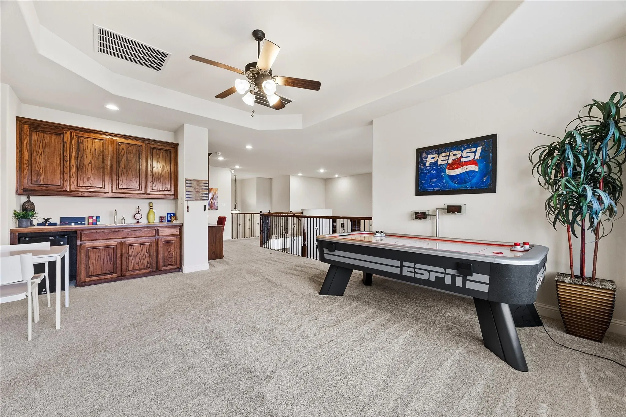 Single Family Residence For Sale in Kaufman County , 1056 Knoxbridge Road, Forney, Texas 75126, 4 Bedroom, 3 Bathroom, 2 Garage spaces, 3,343 Sqft, built in 2013, Preowned, mls#21256380, Real Estate Agent in Forney, Homes For Sale in Kaufman county, Homes For Sale in Forney, Realtor in Forney Texas, Real Estate Brokerage Independent Realty Texas, Luminita Cordes Realtor