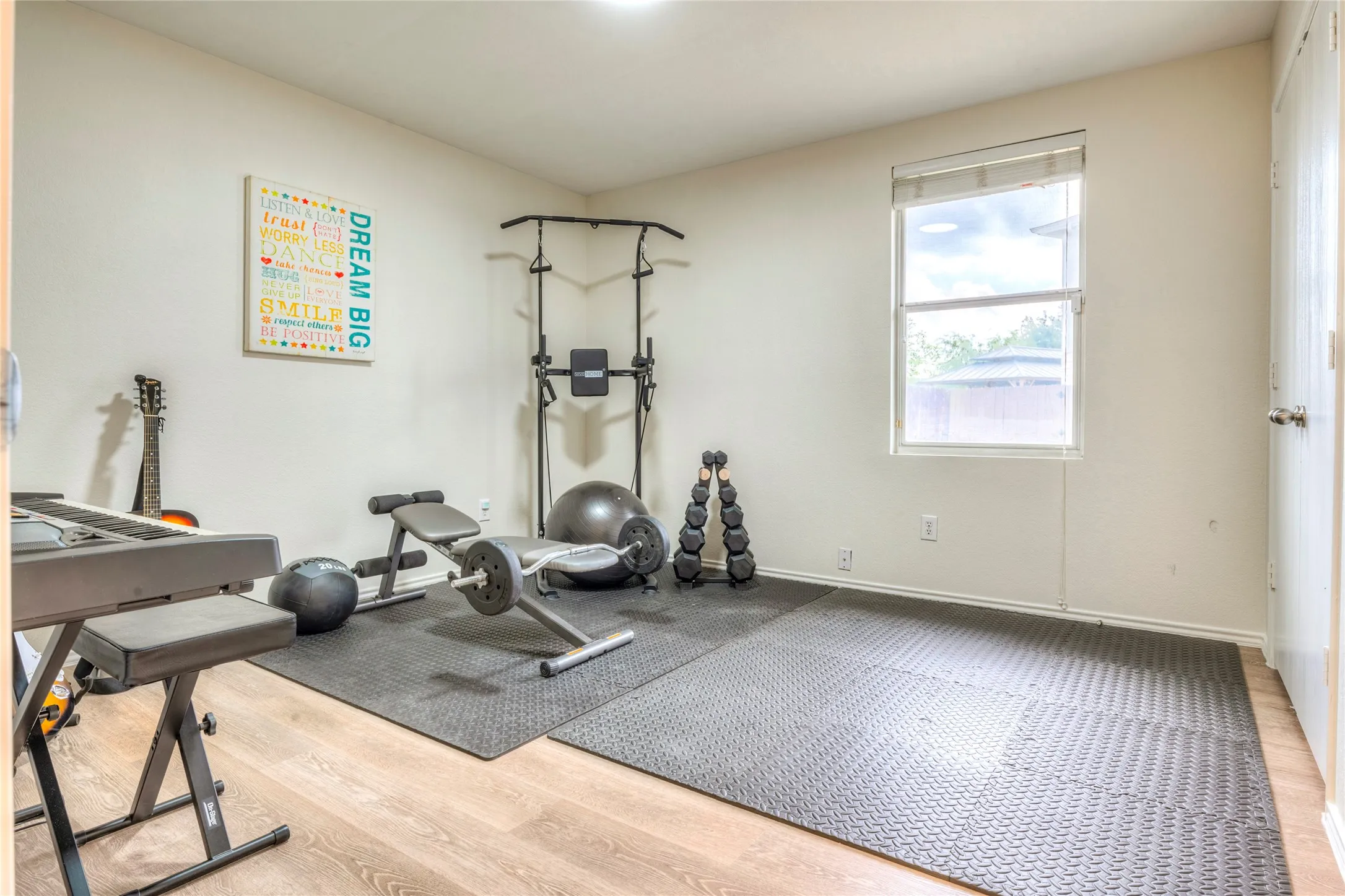 3rd bedroom now being used as an exercise and music room.....