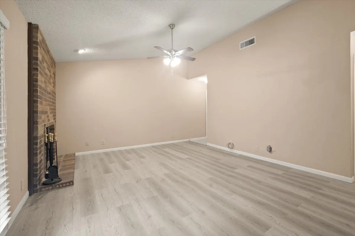 Condominium For Sale in Tarrant County , 1201 Harwell Drive 225, Arlington, Texas 76011, 2 Bedroom, 2 Bathroom, Garage spaces, 1,229 Sqft, built in 1981, Preowned, mls#21255074, Real Estate Agent in Arlington, Homes For Sale in Tarrant county, Homes For Sale in Arlington, Realtor in Arlington Texas, Real Estate Brokerage Independent Realty Texas, Luminita Cordes Realtor