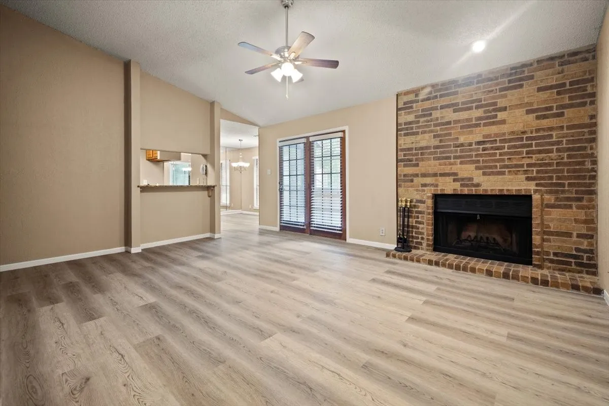 Condominium For Sale in Tarrant County , 1201 Harwell Drive 225, Arlington, Texas 76011, 2 Bedroom, 2 Bathroom, Garage spaces, 1,229 Sqft, built in 1981, Preowned, mls#21255074, Real Estate Agent in Arlington, Homes For Sale in Tarrant county, Homes For Sale in Arlington, Realtor in Arlington Texas, Real Estate Brokerage Independent Realty Texas, Luminita Cordes Realtor