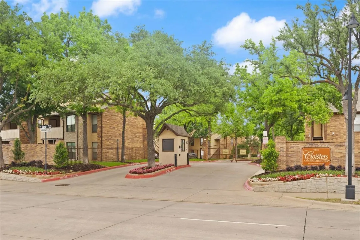 Condominium For Sale in Tarrant County , 1201 Harwell Drive 225, Arlington, Texas 76011, 2 Bedroom, 2 Bathroom, Garage spaces, 1,229 Sqft, built in 1981, Preowned, mls#21255074, Real Estate Agent in Arlington, Homes For Sale in Tarrant county, Homes For Sale in Arlington, Realtor in Arlington Texas, Real Estate Brokerage Independent Realty Texas, Luminita Cordes Realtor