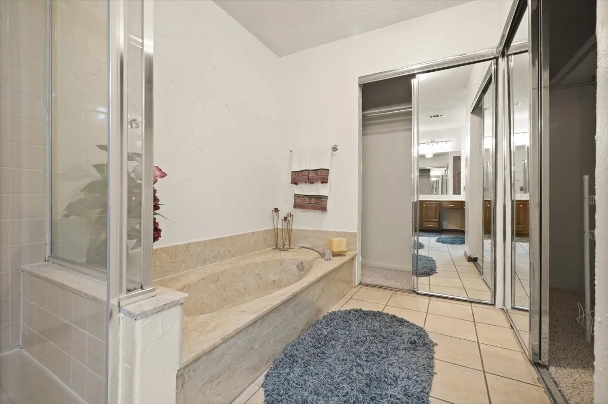 Condominium For Sale in Tarrant County , 1201 Harwell Drive 225, Arlington, Texas 76011, 2 Bedroom, 2 Bathroom, Garage spaces, 1,229 Sqft, built in 1981, Preowned, mls#21255074, Real Estate Agent in Arlington, Homes For Sale in Tarrant county, Homes For Sale in Arlington, Realtor in Arlington Texas, Real Estate Brokerage Independent Realty Texas, Luminita Cordes Realtor
