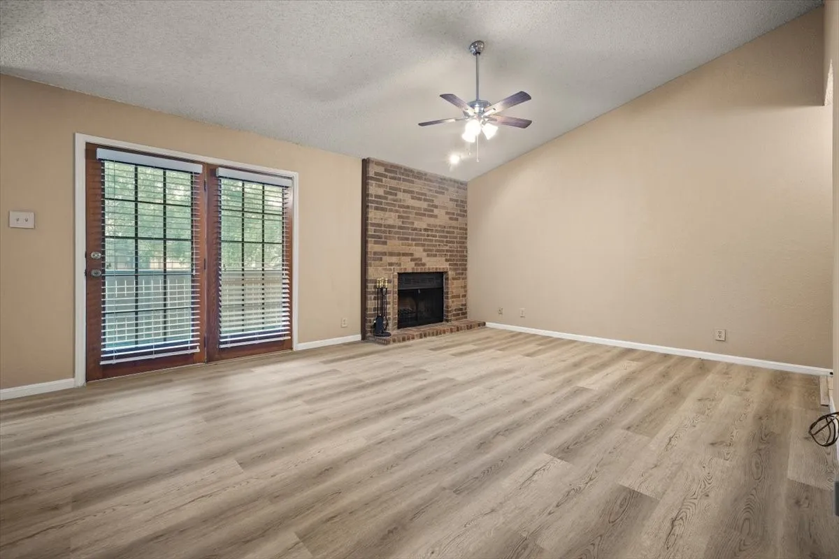Condominium For Sale in Tarrant County , 1201 Harwell Drive 225, Arlington, Texas 76011, 2 Bedroom, 2 Bathroom, Garage spaces, 1,229 Sqft, built in 1981, Preowned, mls#21255074, Real Estate Agent in Arlington, Homes For Sale in Tarrant county, Homes For Sale in Arlington, Realtor in Arlington Texas, Real Estate Brokerage Independent Realty Texas, Luminita Cordes Realtor