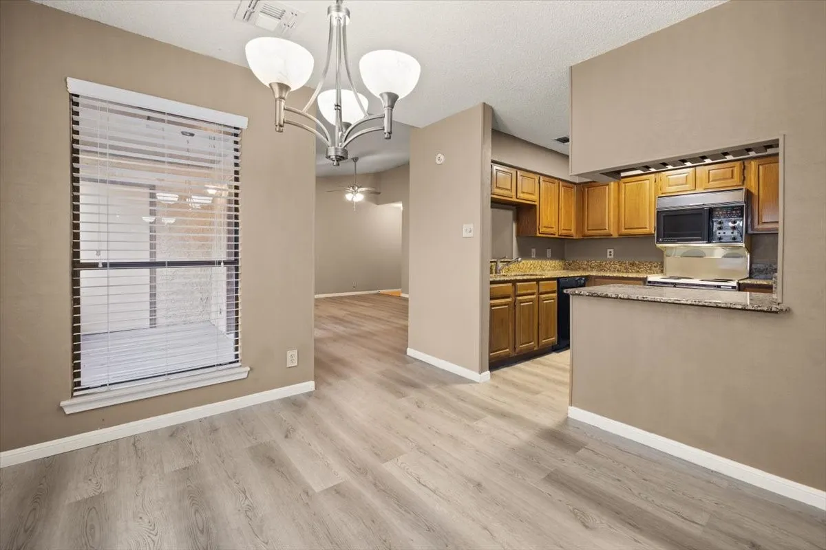 Condominium For Sale in Tarrant County , 1201 Harwell Drive 225, Arlington, Texas 76011, 2 Bedroom, 2 Bathroom, Garage spaces, 1,229 Sqft, built in 1981, Preowned, mls#21255074, Real Estate Agent in Arlington, Homes For Sale in Tarrant county, Homes For Sale in Arlington, Realtor in Arlington Texas, Real Estate Brokerage Independent Realty Texas, Luminita Cordes Realtor