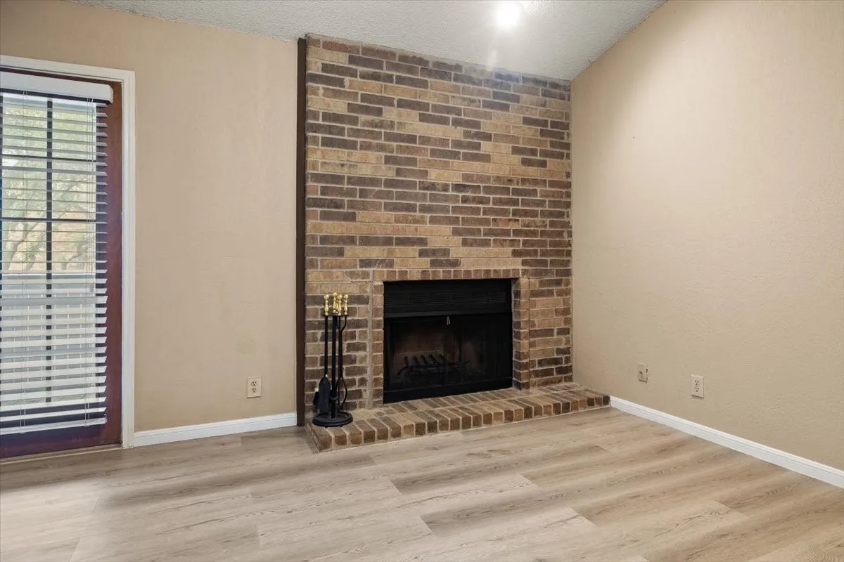 Condominium For Sale in Tarrant County , 1201 Harwell Drive 225, Arlington, Texas 76011, 2 Bedroom, 2 Bathroom, Garage spaces, 1,229 Sqft, built in 1981, Preowned, mls#21255074, Real Estate Agent in Arlington, Homes For Sale in Tarrant county, Homes For Sale in Arlington, Realtor in Arlington Texas, Real Estate Brokerage Independent Realty Texas, Luminita Cordes Realtor
