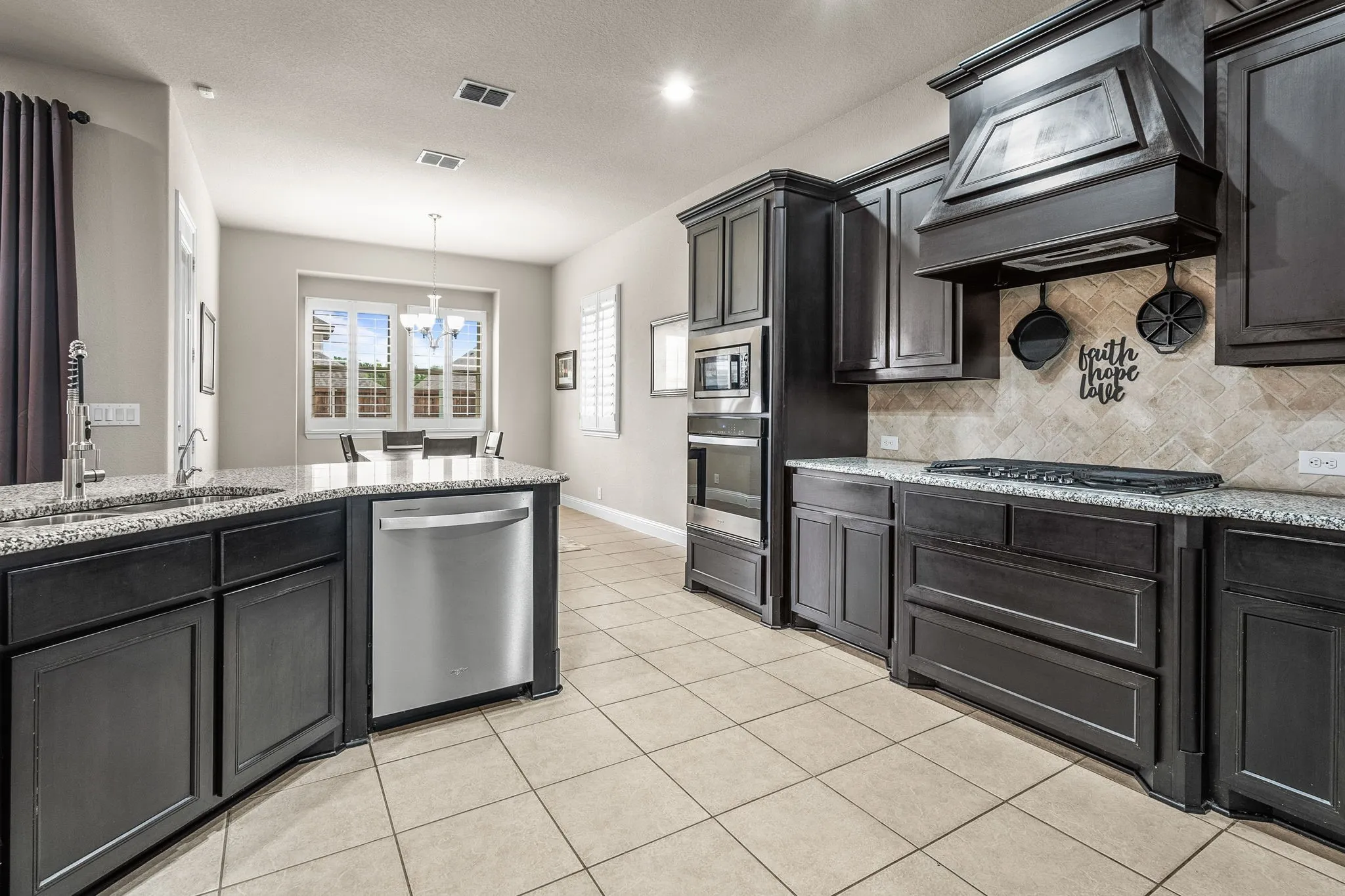 Single Family Residence For Sale in Collin County , 4507 Mimosa Drive, Melissa, Texas 75454, 4 Bedroom, 3 Bathroom, 2 Garage spaces, 3,460 Sqft, built in 2016, mls#21256330, Real Estate Agent in Melissa, Homes For Sale in Collin county, Homes For Sale in Melissa, Realtor in Melissa Texas, Real Estate Brokerage Independent Realty Texas, Luminita Cordes Realtor