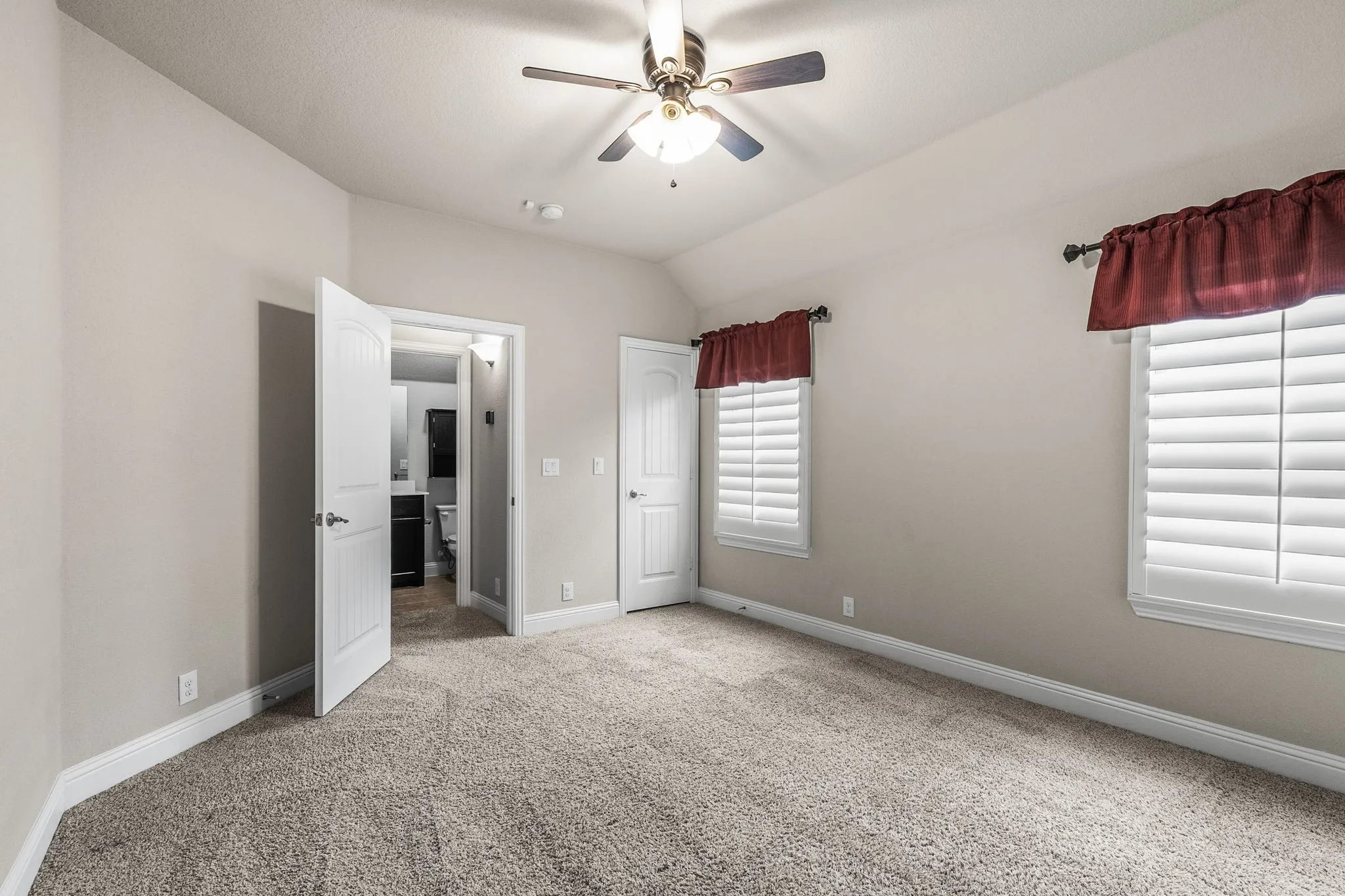 Single Family Residence For Sale in Collin County , 4507 Mimosa Drive, Melissa, Texas 75454, 4 Bedroom, 3 Bathroom, 2 Garage spaces, 3,460 Sqft, built in 2016, mls#21256330, Real Estate Agent in Melissa, Homes For Sale in Collin county, Homes For Sale in Melissa, Realtor in Melissa Texas, Real Estate Brokerage Independent Realty Texas, Luminita Cordes Realtor